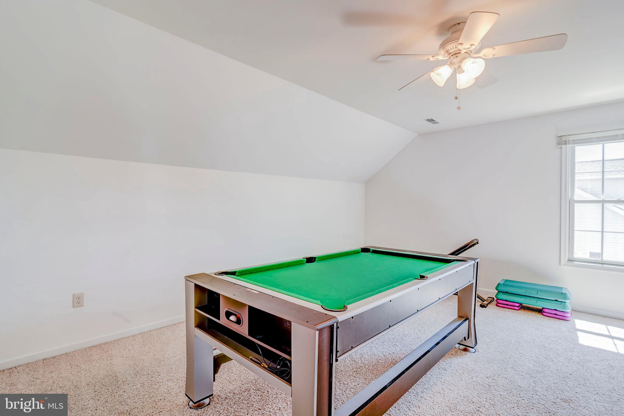 EAST FIELD - Residential