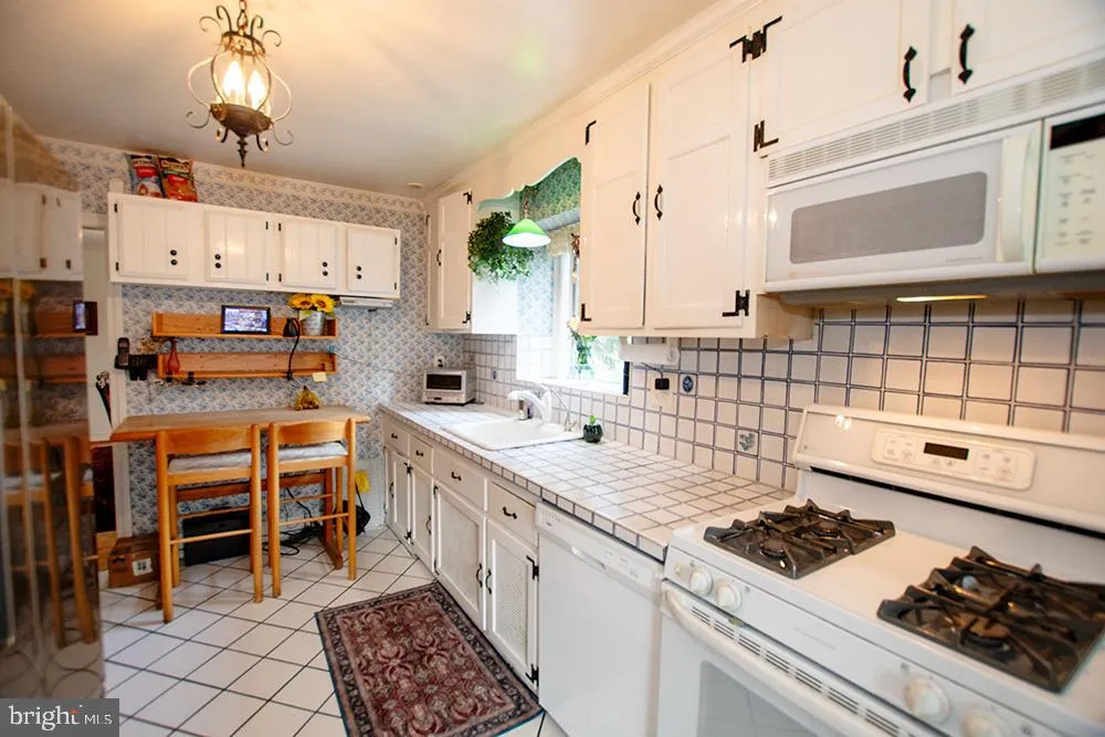 Wynnewood, Pennsylvania 19096, United States, 4 Bedrooms Bedrooms, ,4 BathroomsBathrooms,Residential,Active,202799