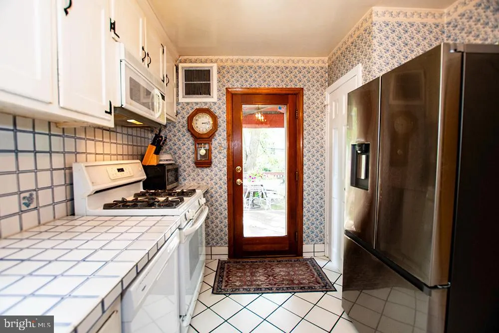 Wynnewood, Pennsylvania 19096, United States, 4 Bedrooms Bedrooms, ,4 BathroomsBathrooms,Residential,Active,202799