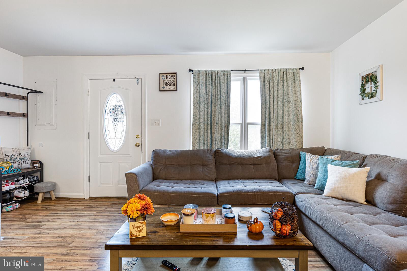 WHITEHALL WEST - Residential