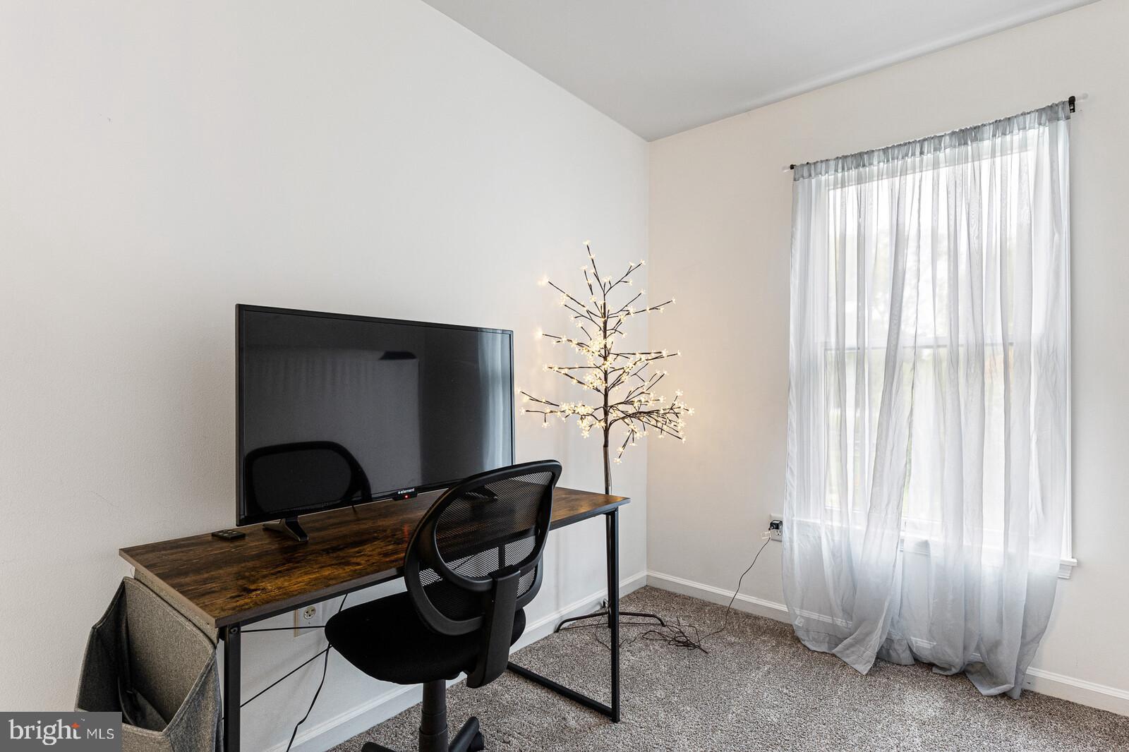 WHITEHALL WEST - Residential