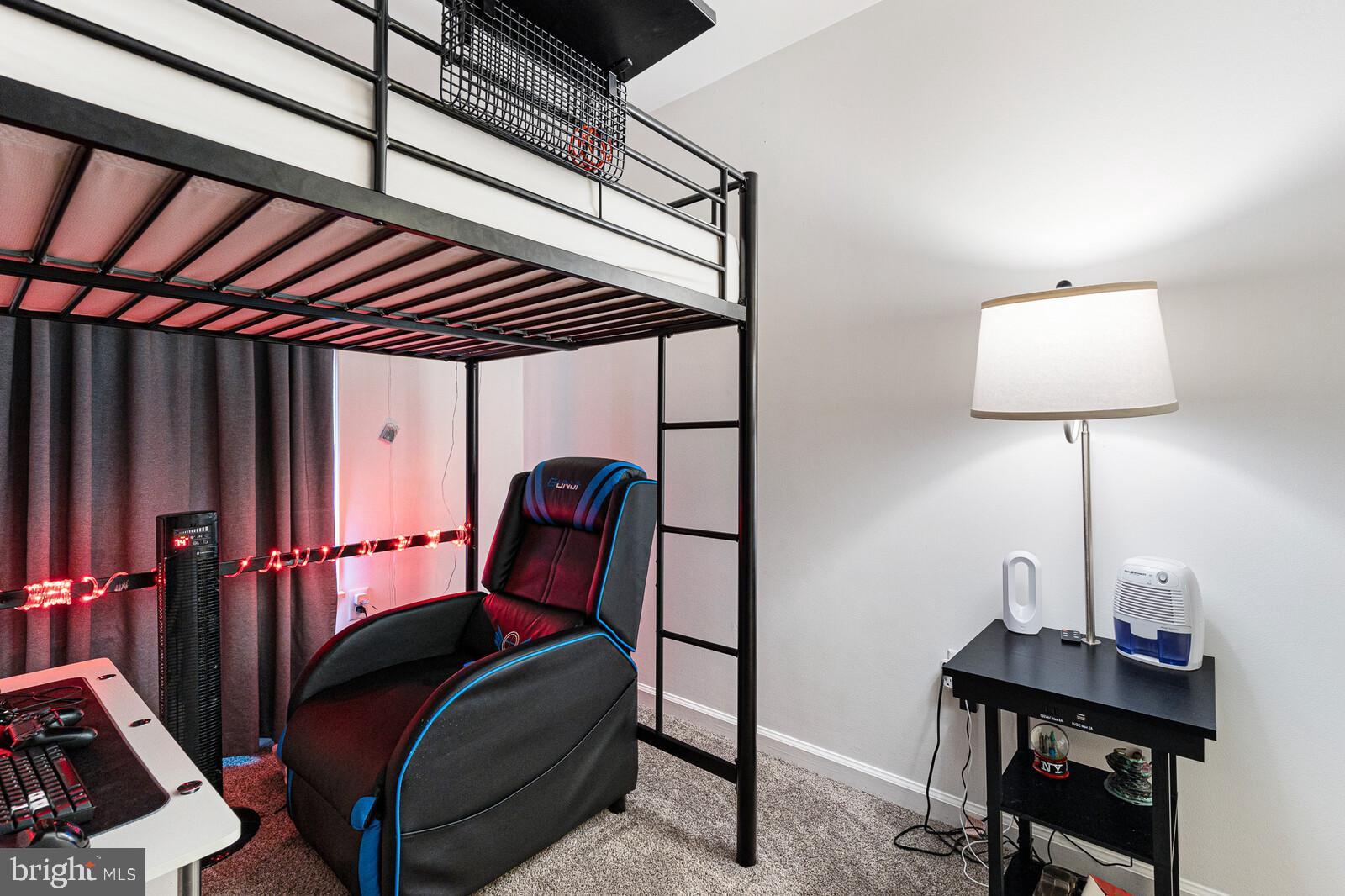 WHITEHALL WEST - Residential