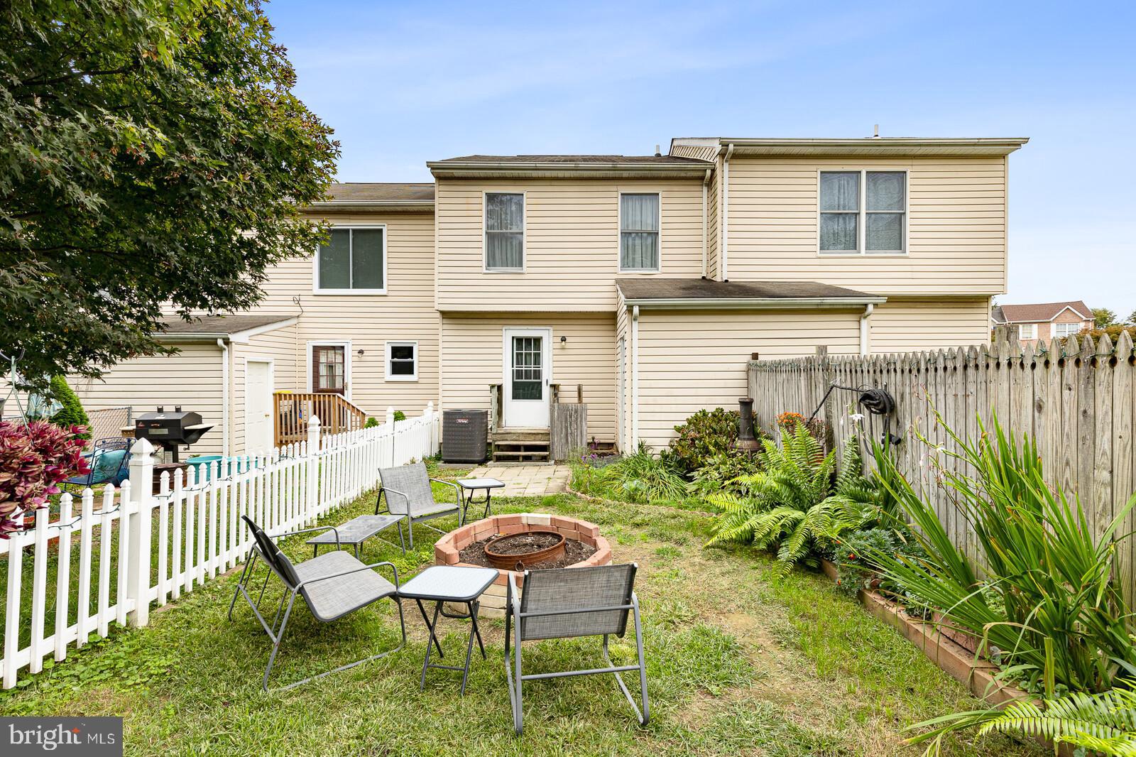 WHITEHALL WEST - Residential