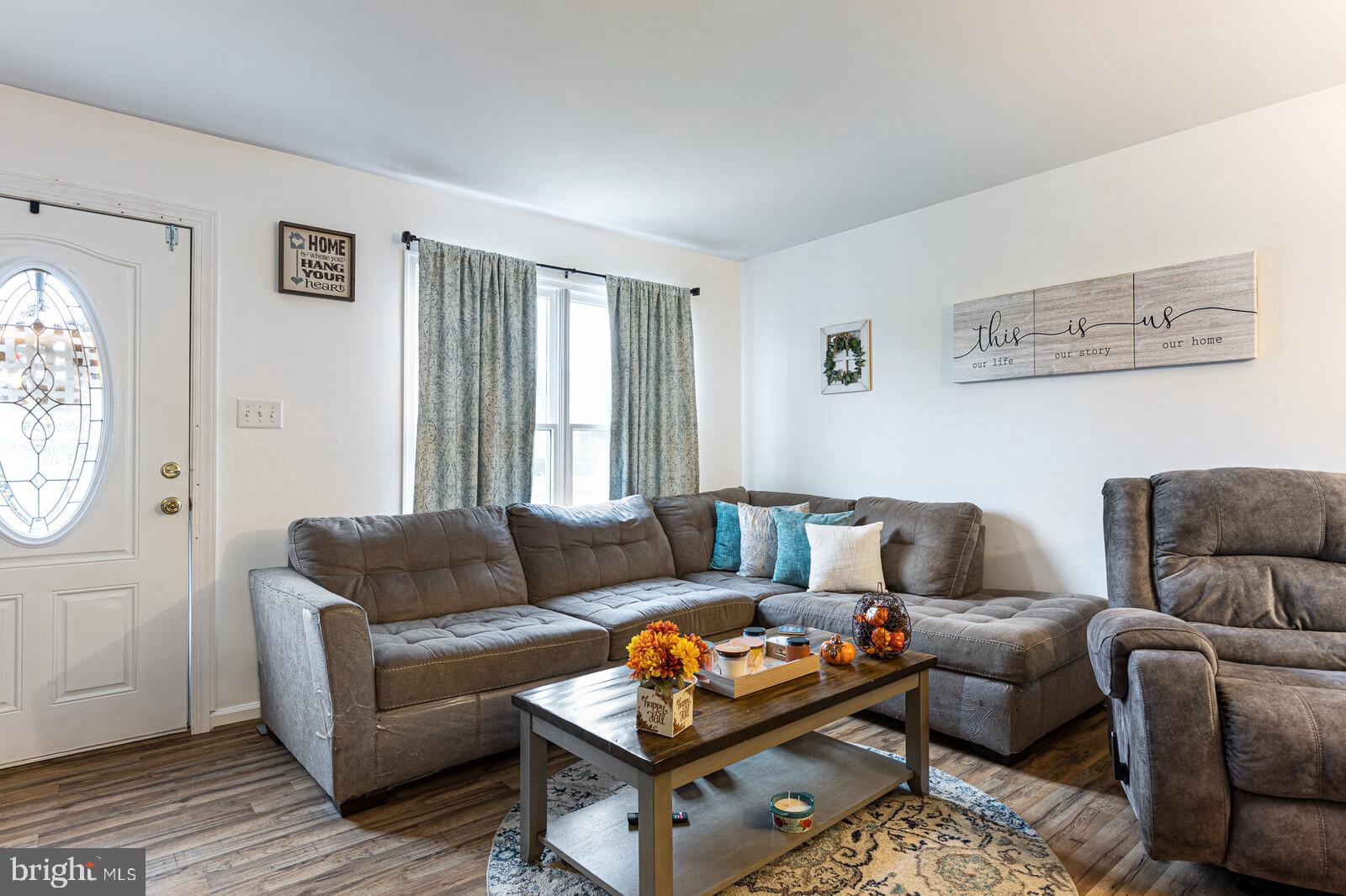 WHITEHALL WEST - Residential