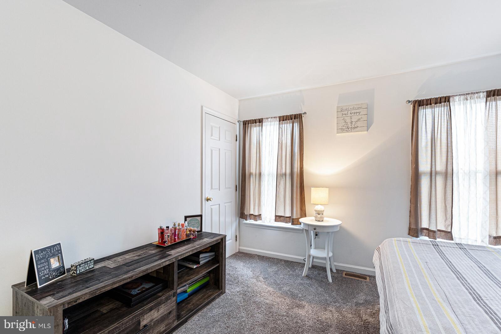 WHITEHALL WEST - Residential