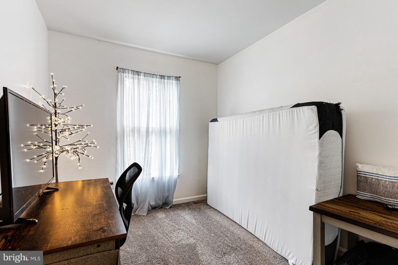 WHITEHALL WEST - Residential