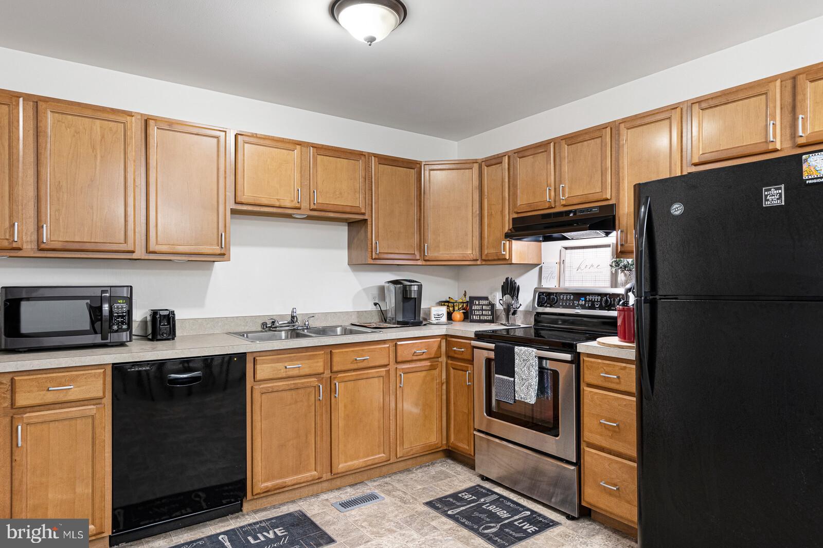 WHITEHALL WEST - Residential