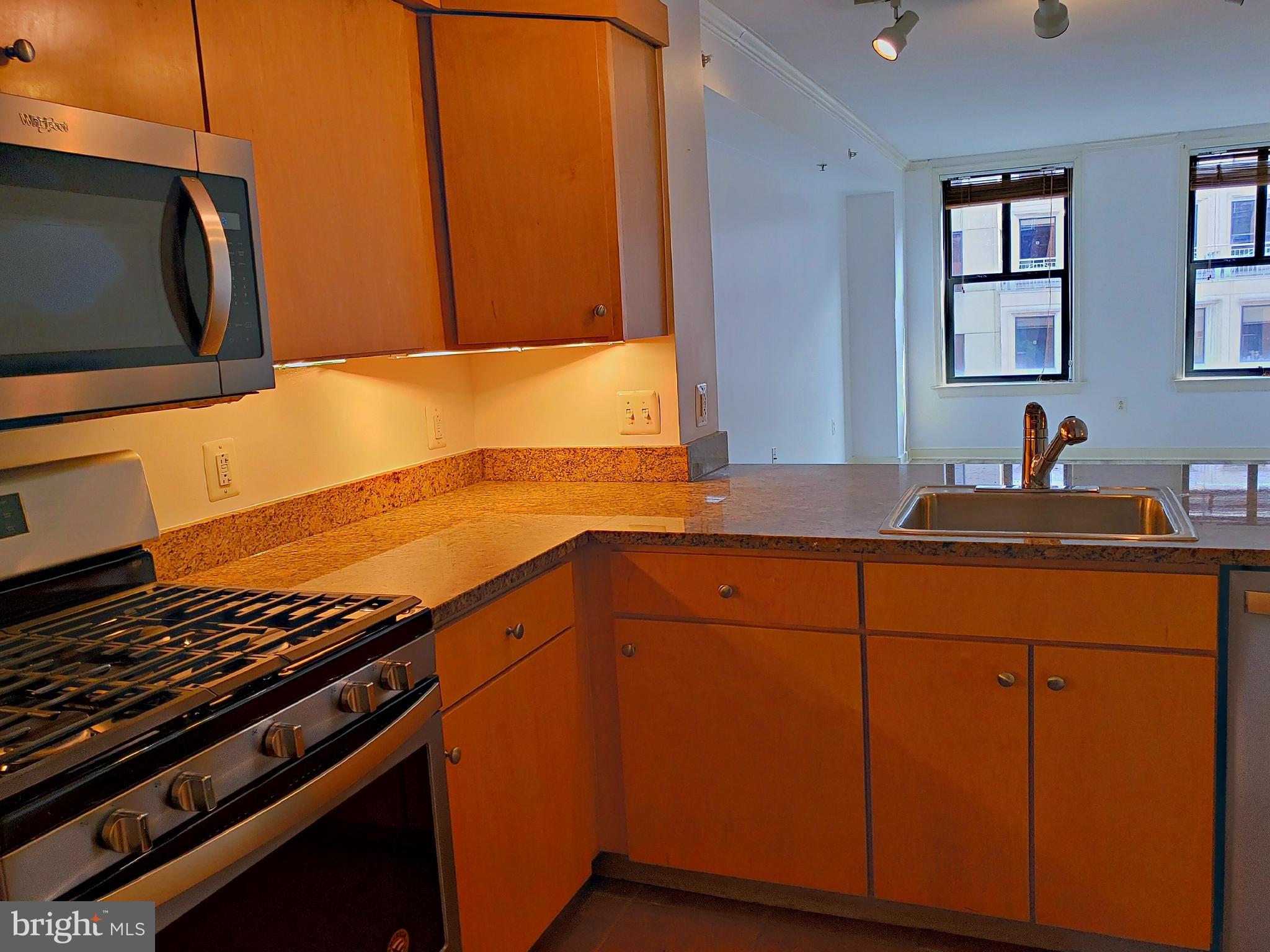 631 D STREET NW 1027