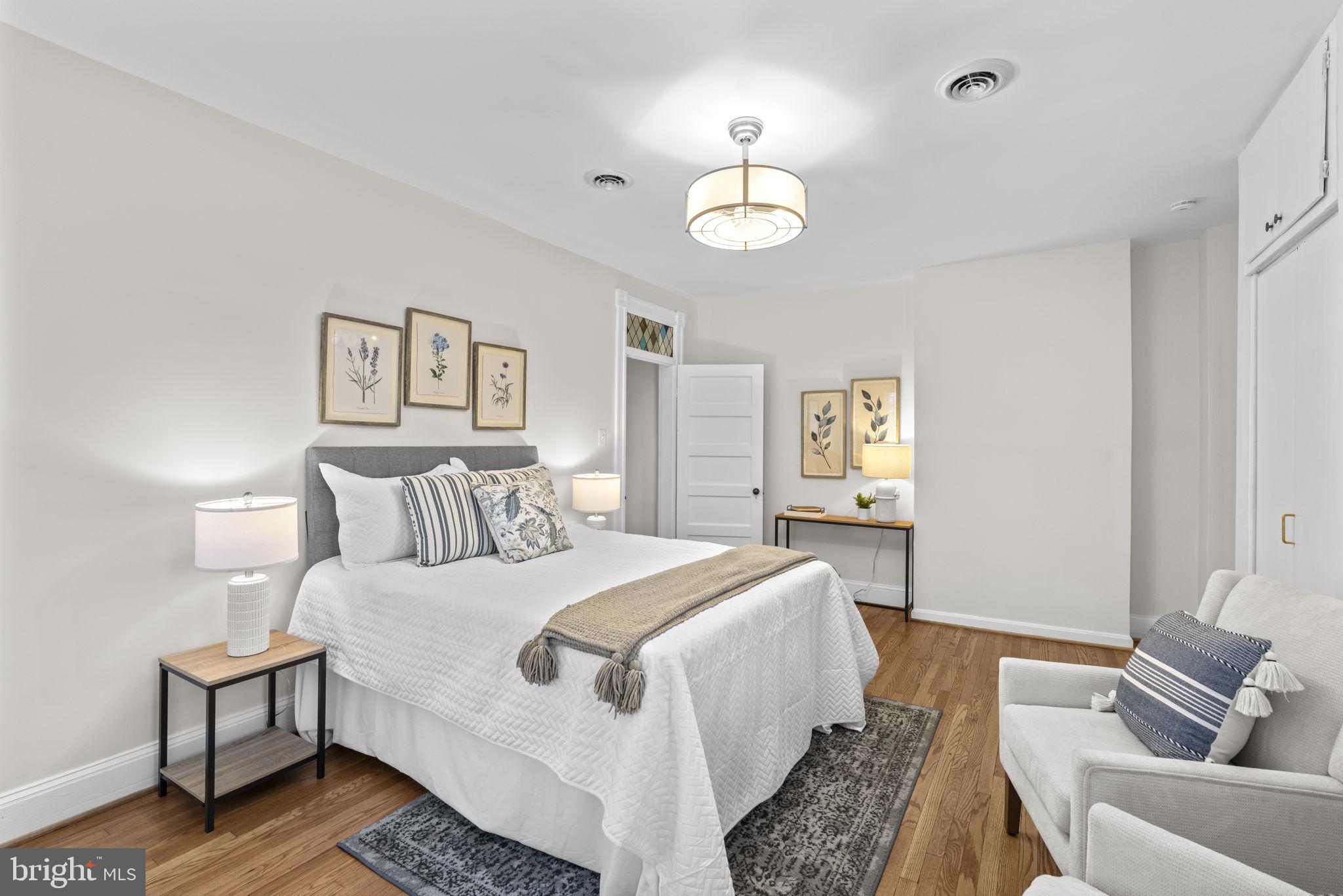 ROLAND PARK - Residential