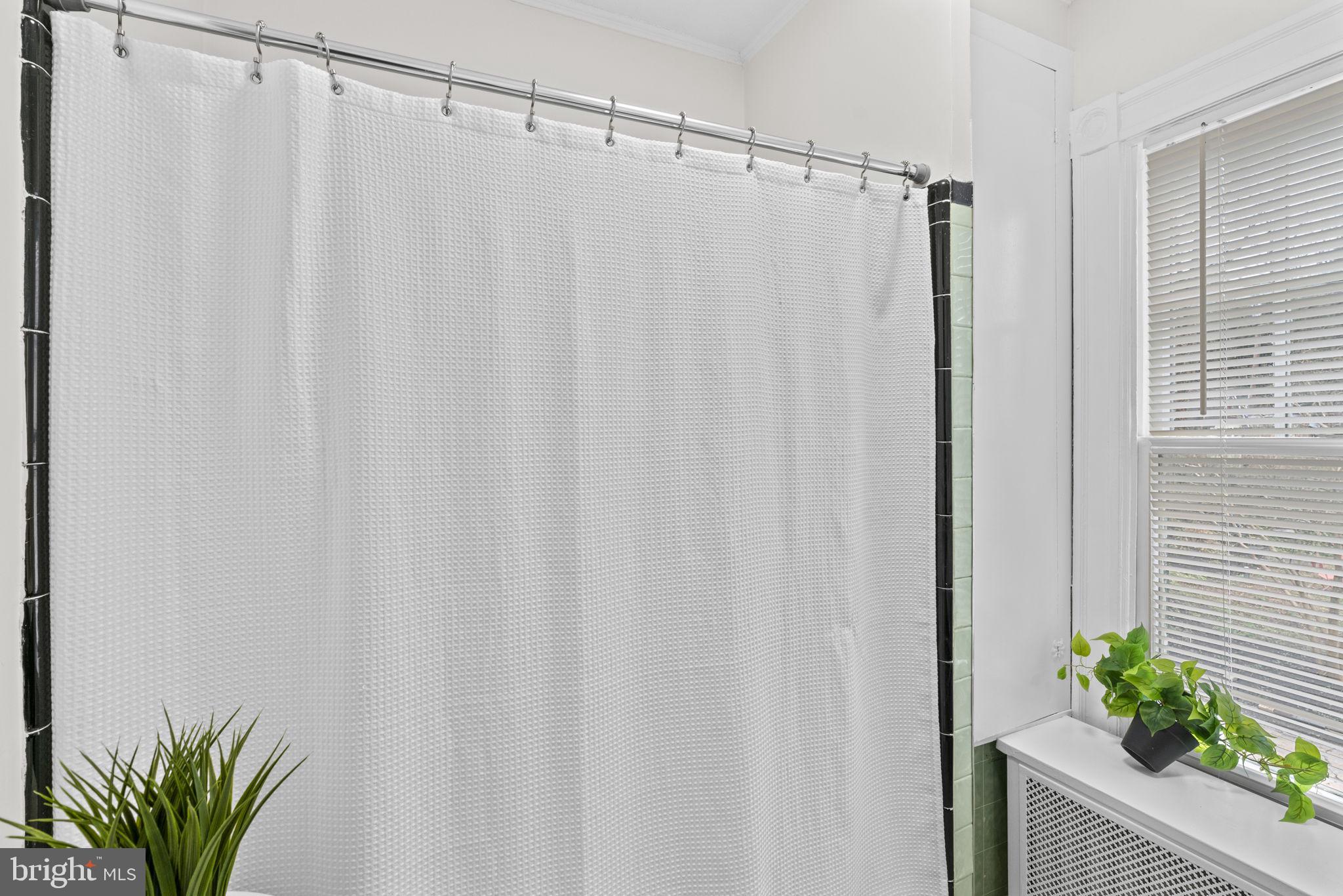 ROLAND PARK - Residential