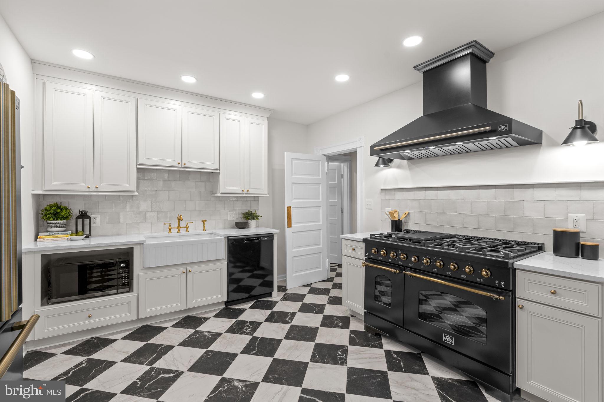 ROLAND PARK - Residential