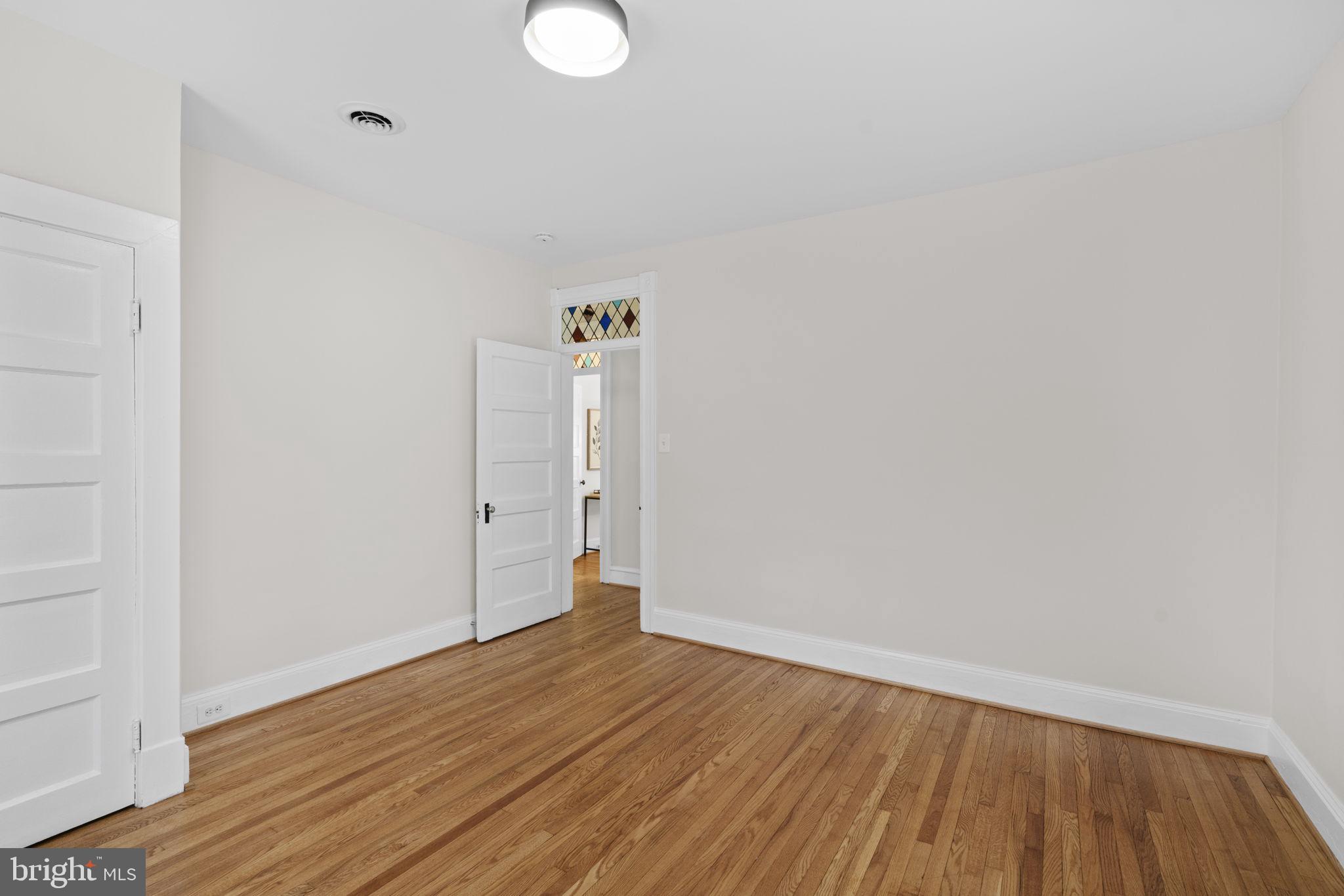 ROLAND PARK - Residential