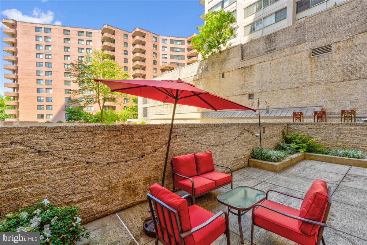 WILLOUGHBY OF CHEVY CHASE - Residential Lease