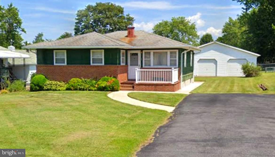 LODGE FOREST MANOR - Residential