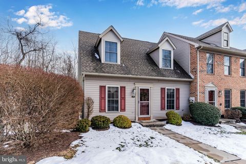 135 HUNTERS RIDGE DRIVE HARRISBURG PA 17110