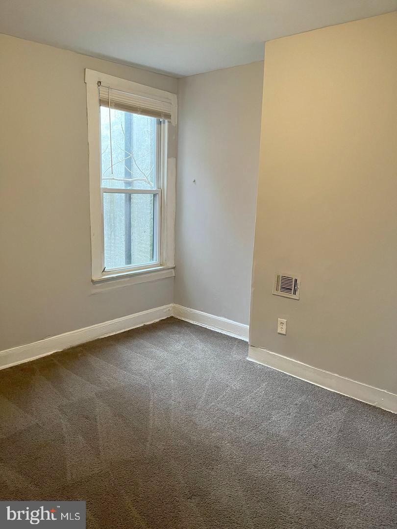 ALBEMARLE SQUARE - Residential