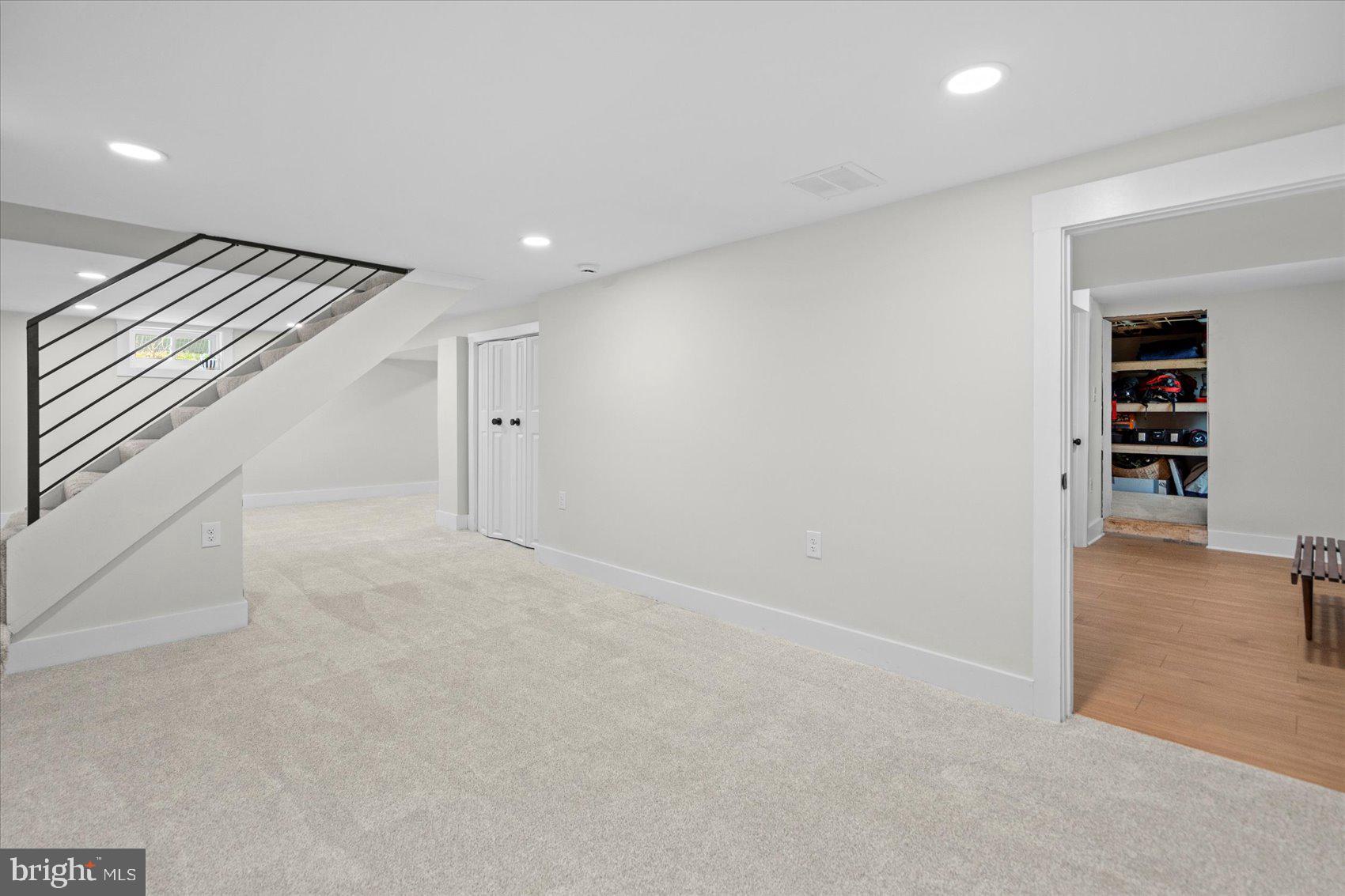 GREENBRIER - Residential