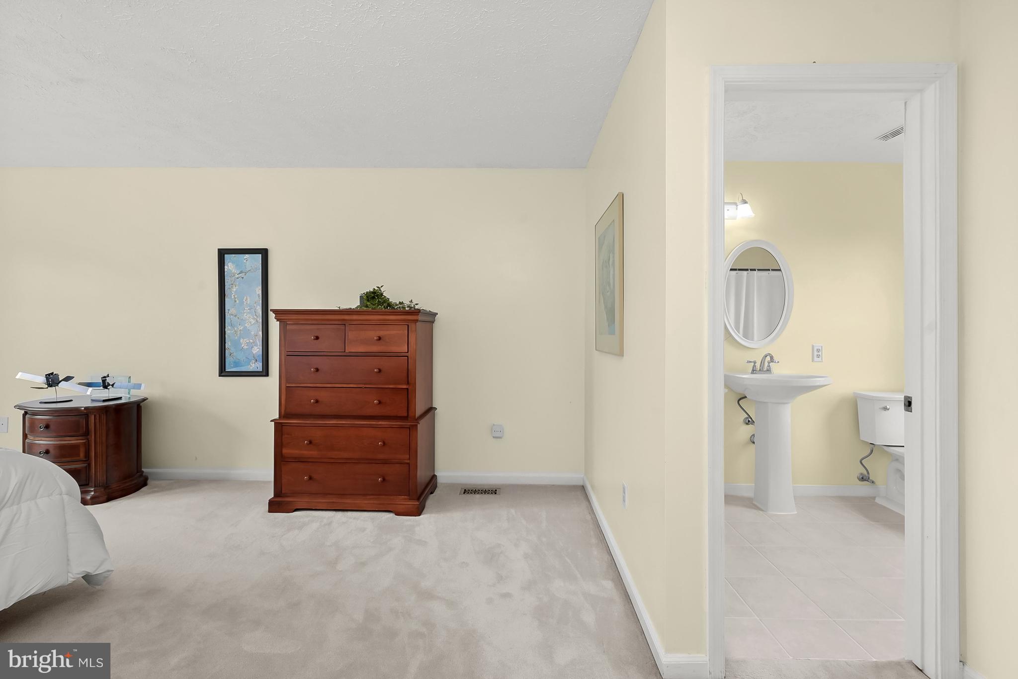 CAMBRIDGE FARMS - Residential