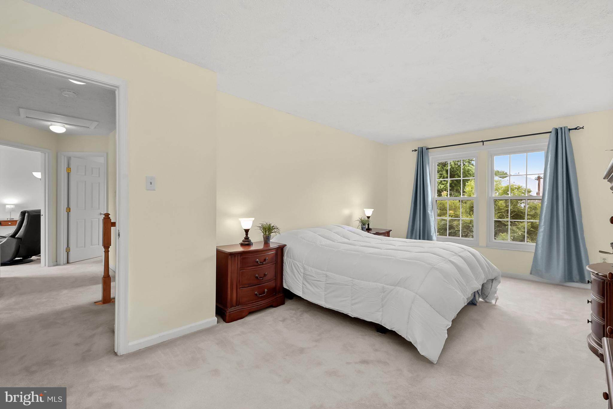 CAMBRIDGE FARMS - Residential