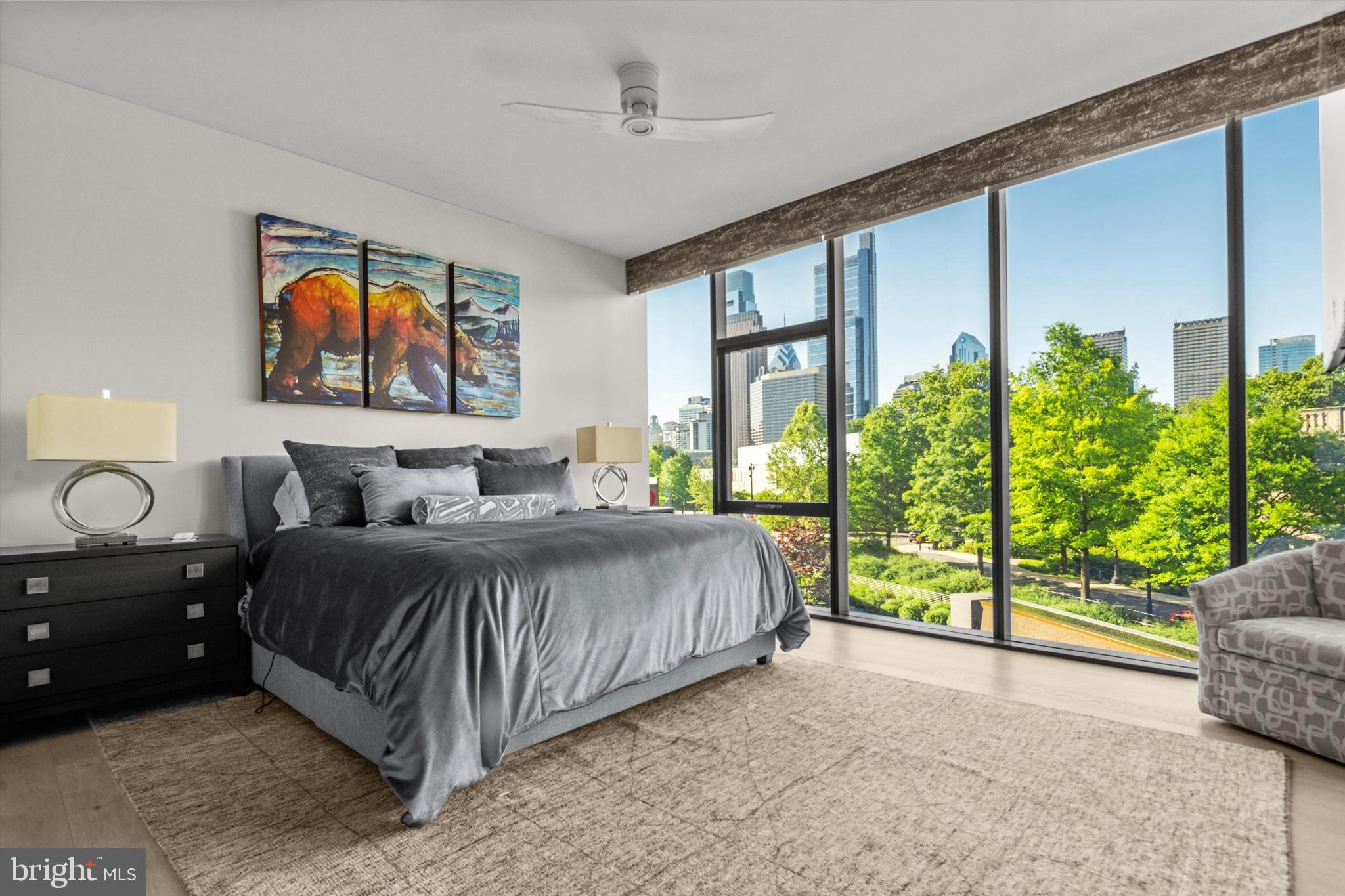 LOGAN SQUARE - Residential