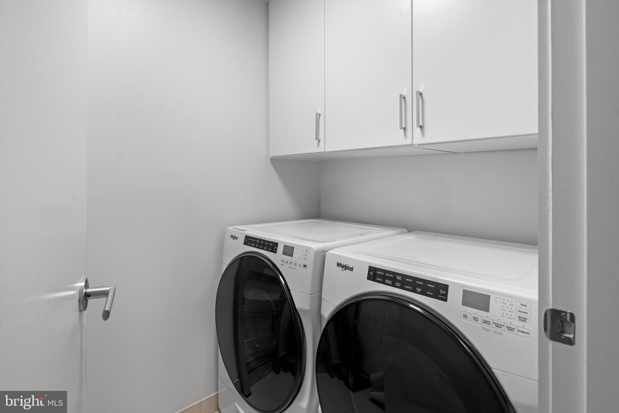 LOGAN SQUARE - Residential