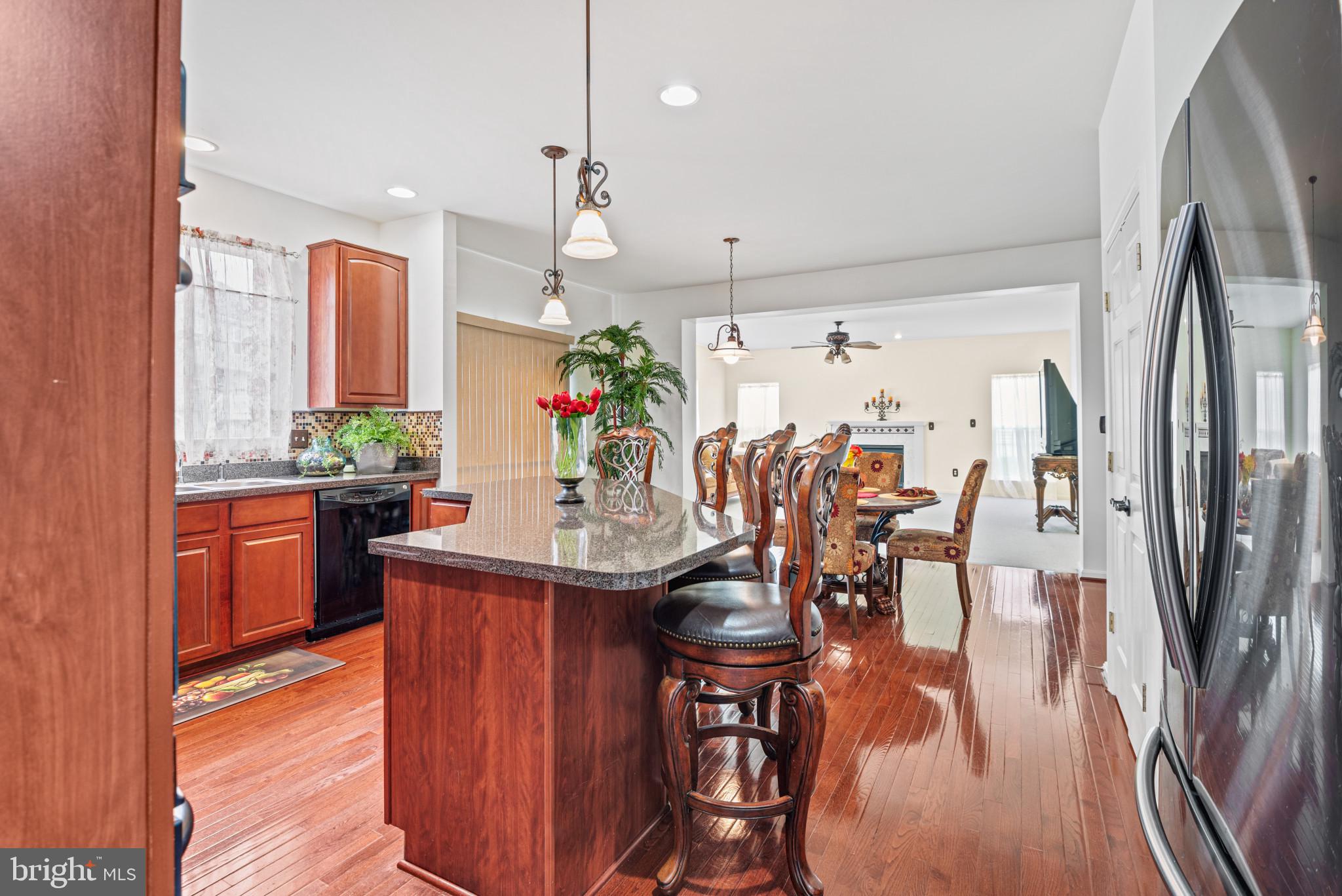 BROWNSTONE MANOR - Residential
