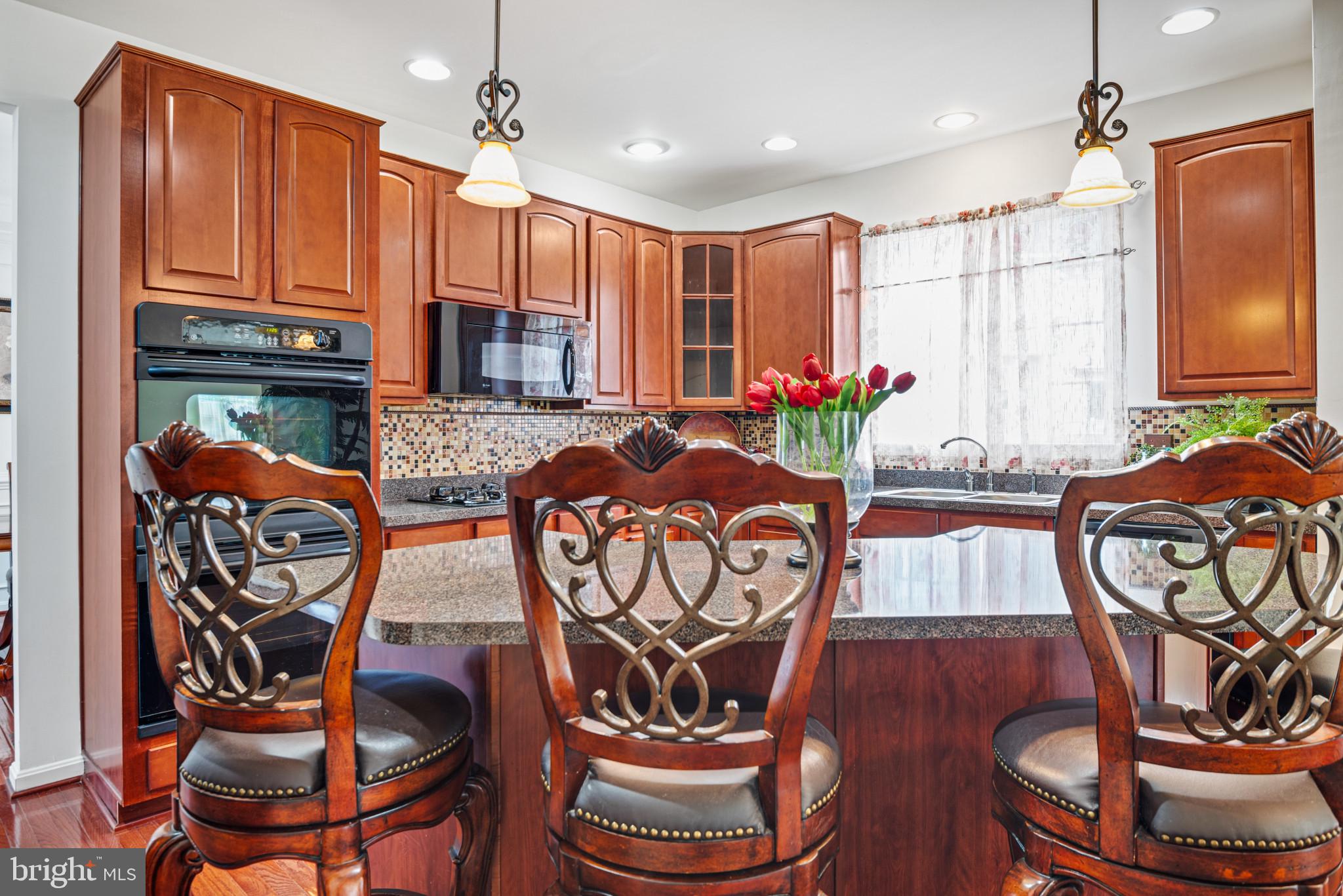 BROWNSTONE MANOR - Residential