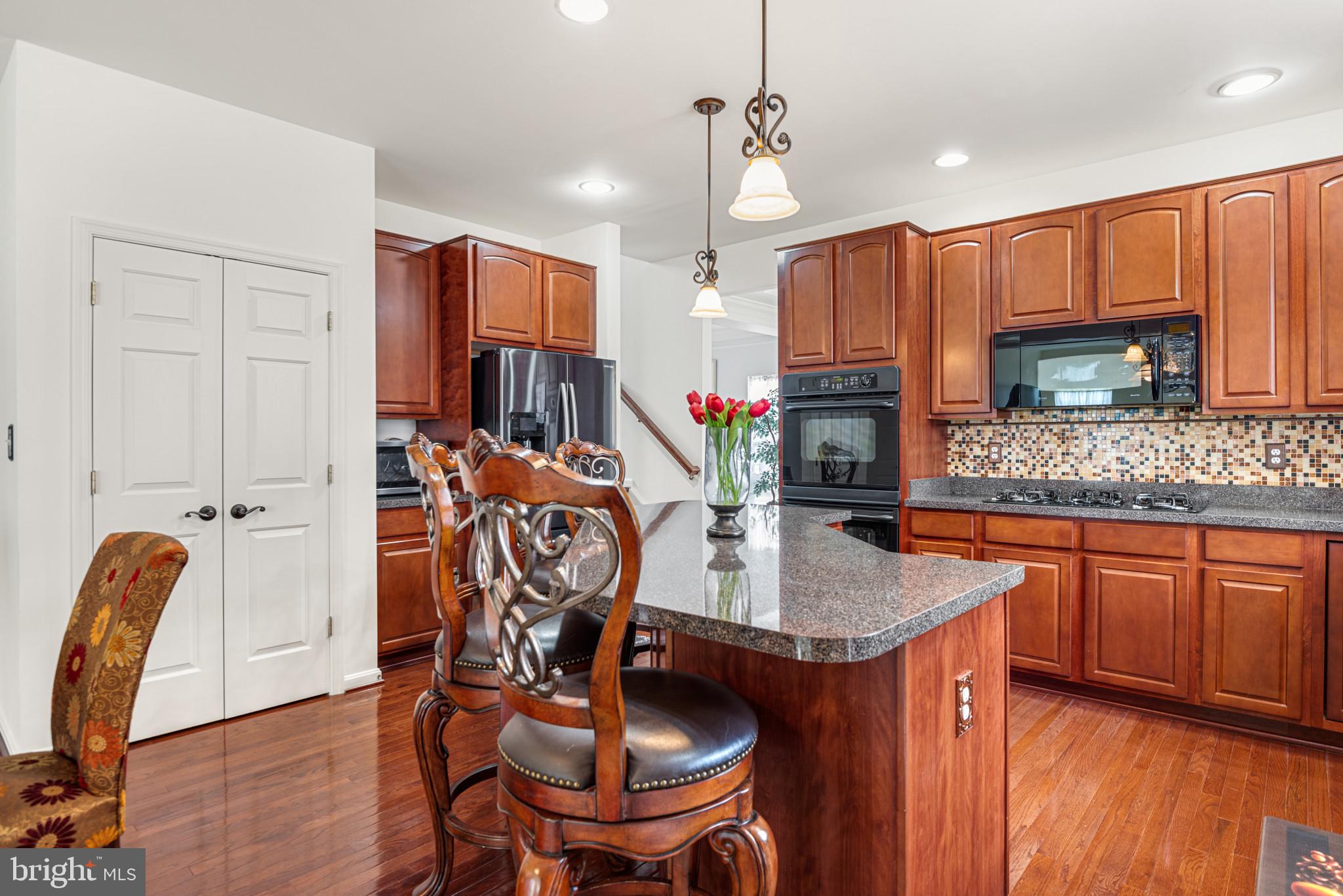 BROWNSTONE MANOR - Residential