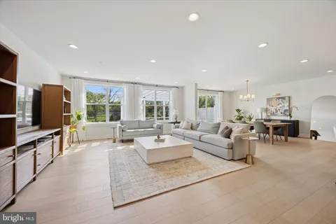 MLS: PABU2094934