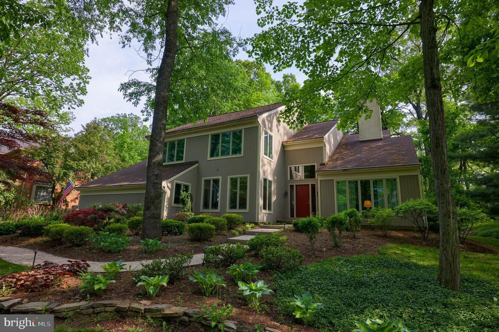 Photo of 1083 HUNTERS PATH, LANCASTER, PA 17601 (MLS # PALA2032834)