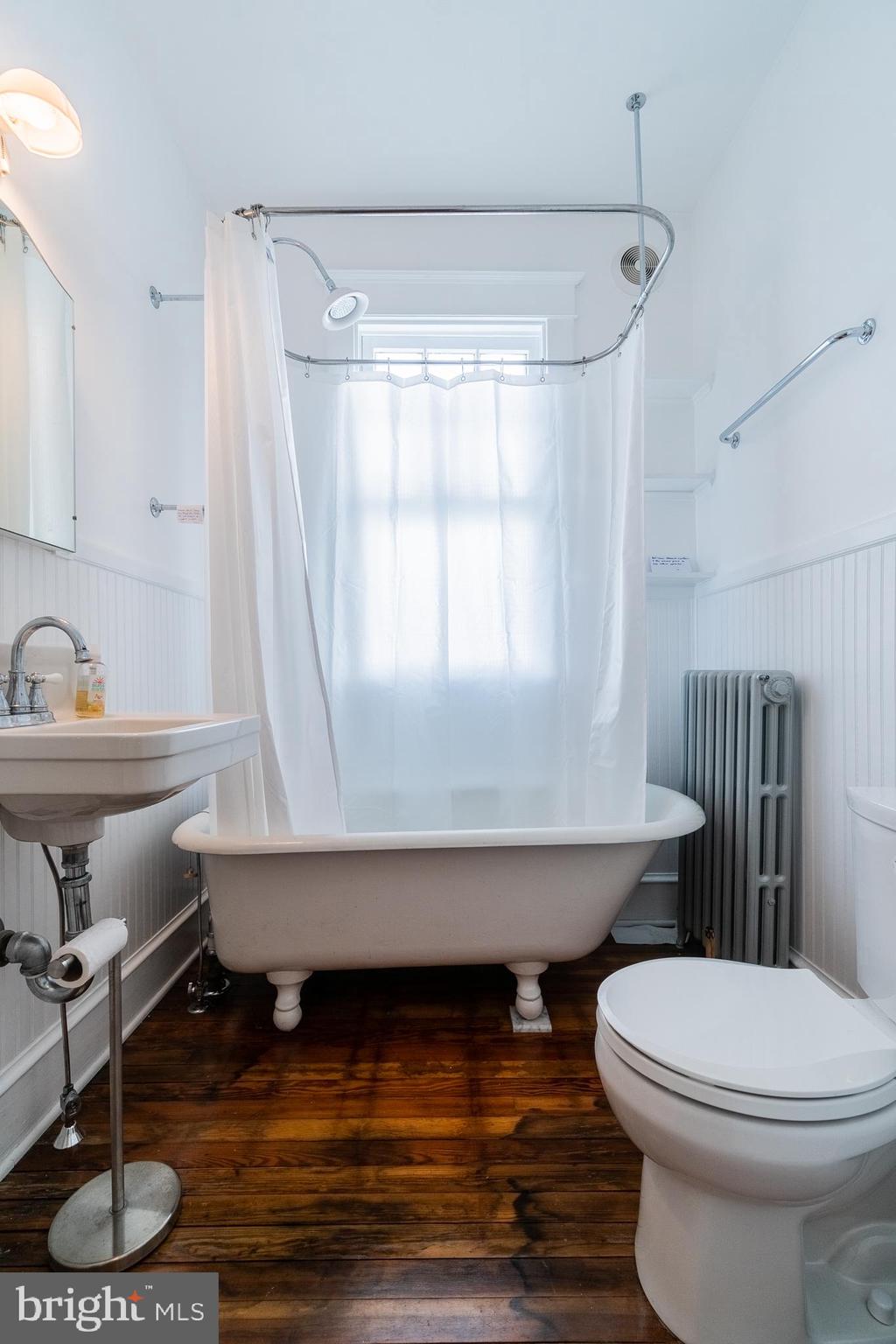 ADDISON HEIGHTS - Residential Lease