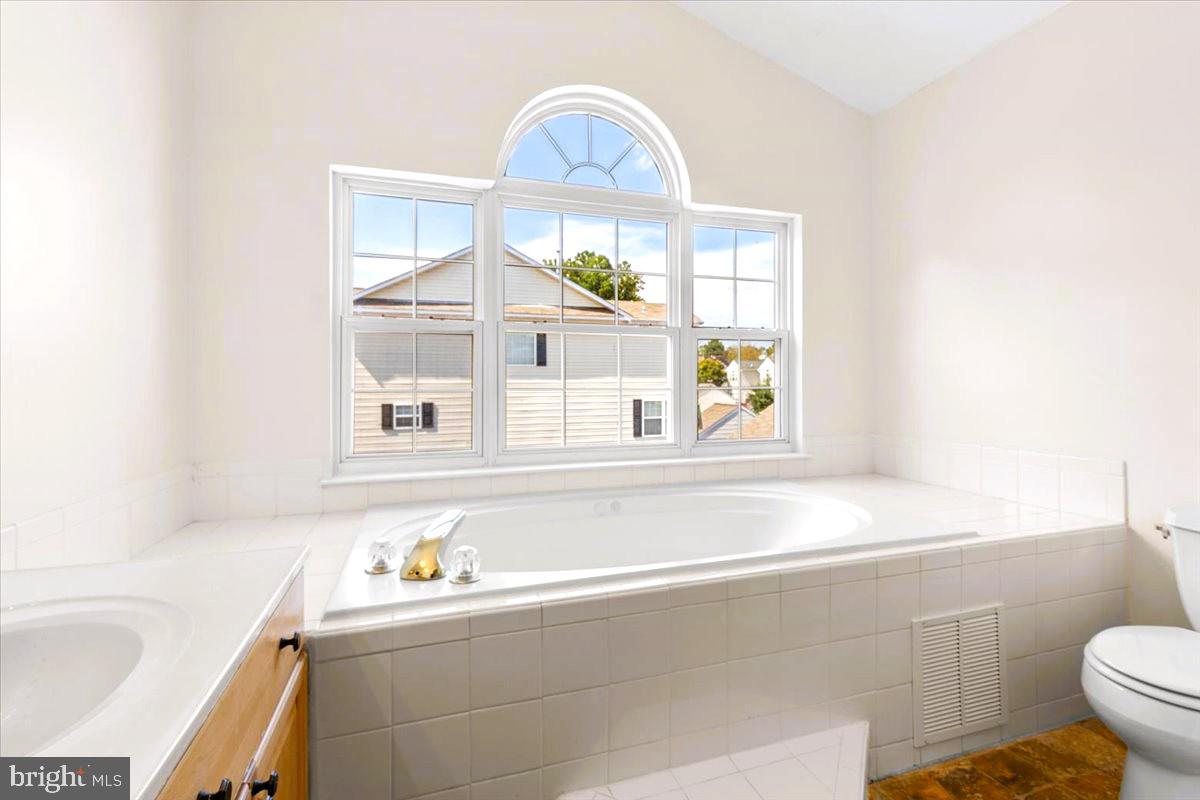 MARLTON TOWN CENTER - Residential