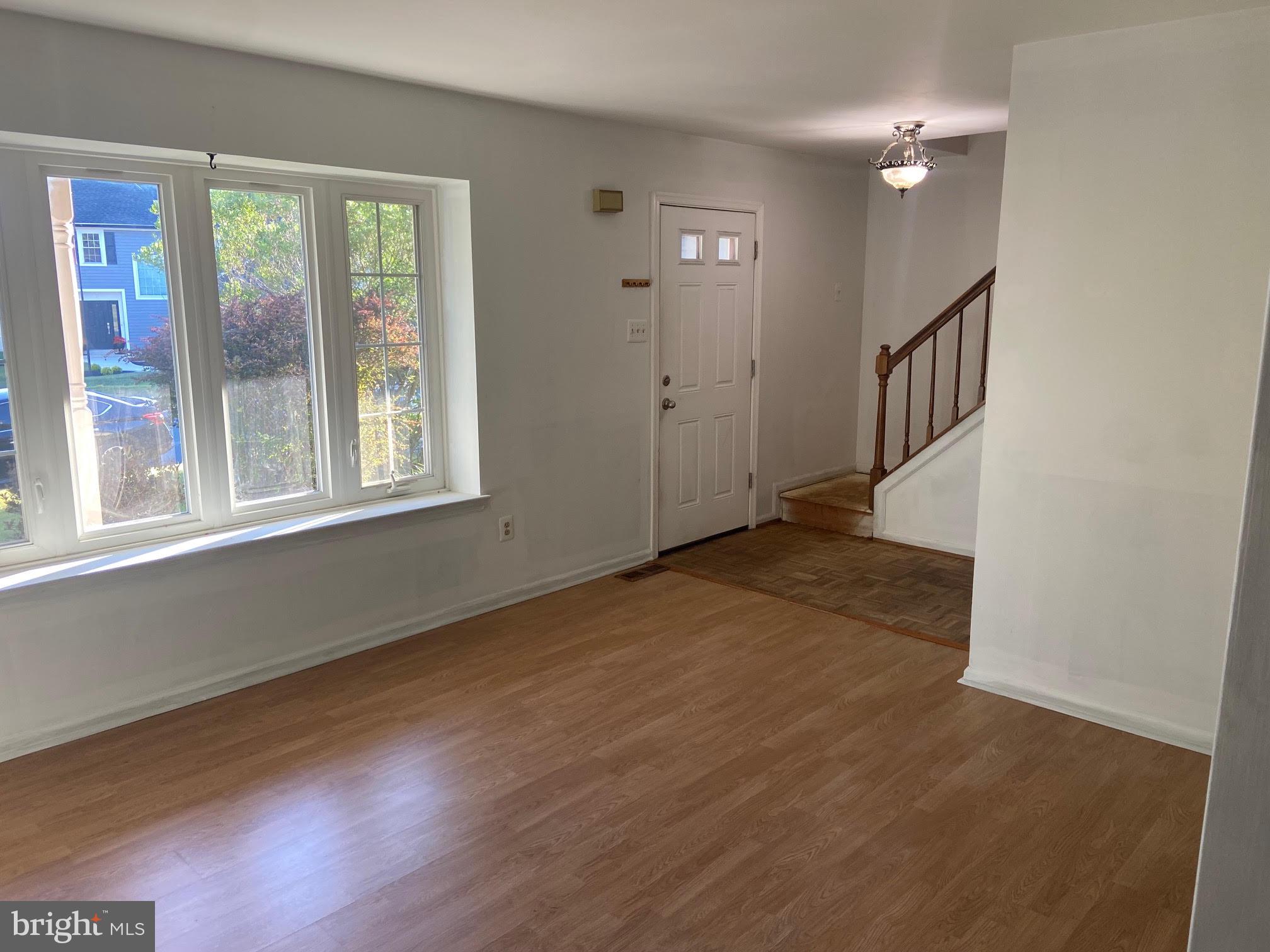 VICTORIA CROSSING - Residential