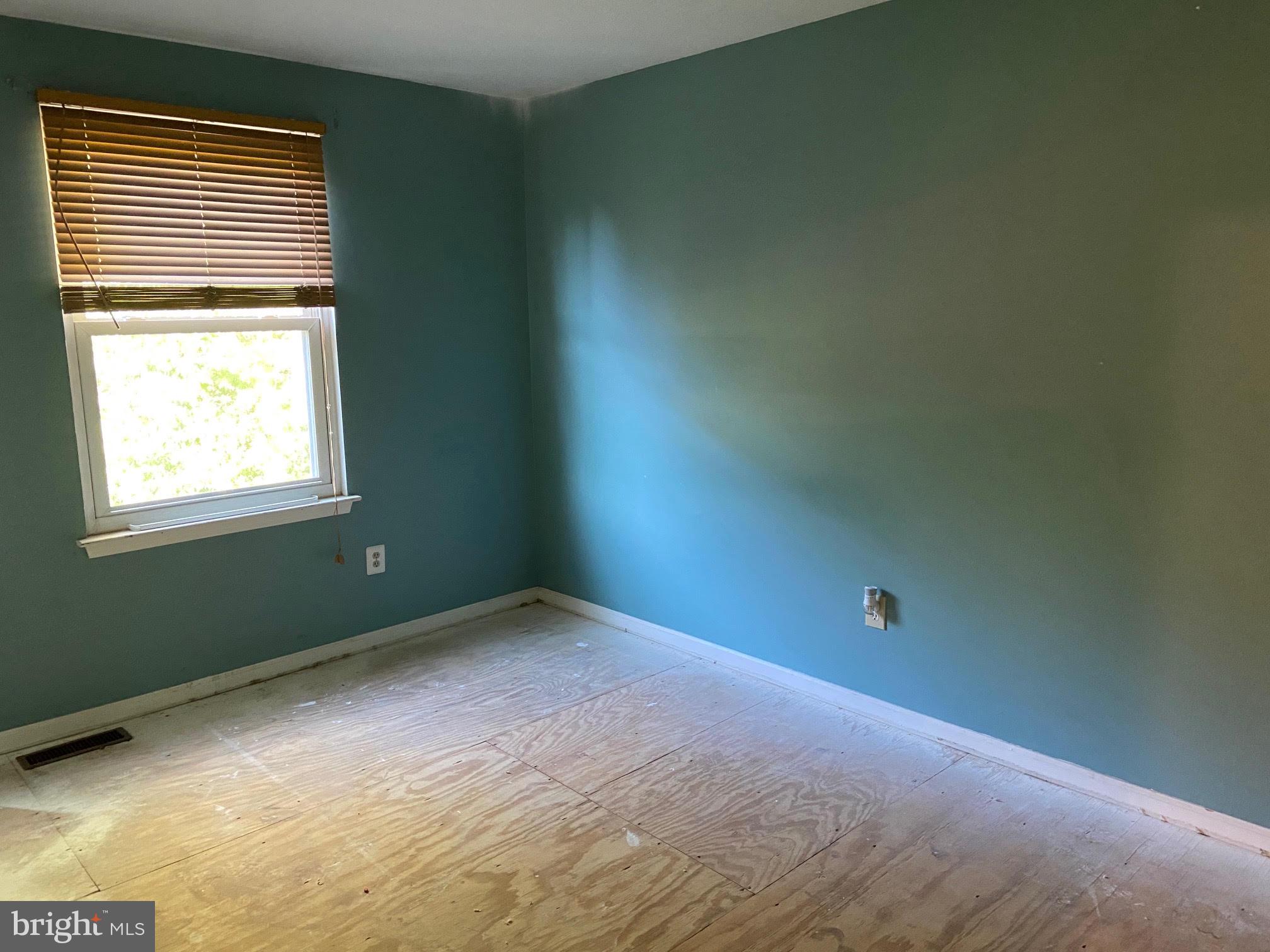 VICTORIA CROSSING - Residential