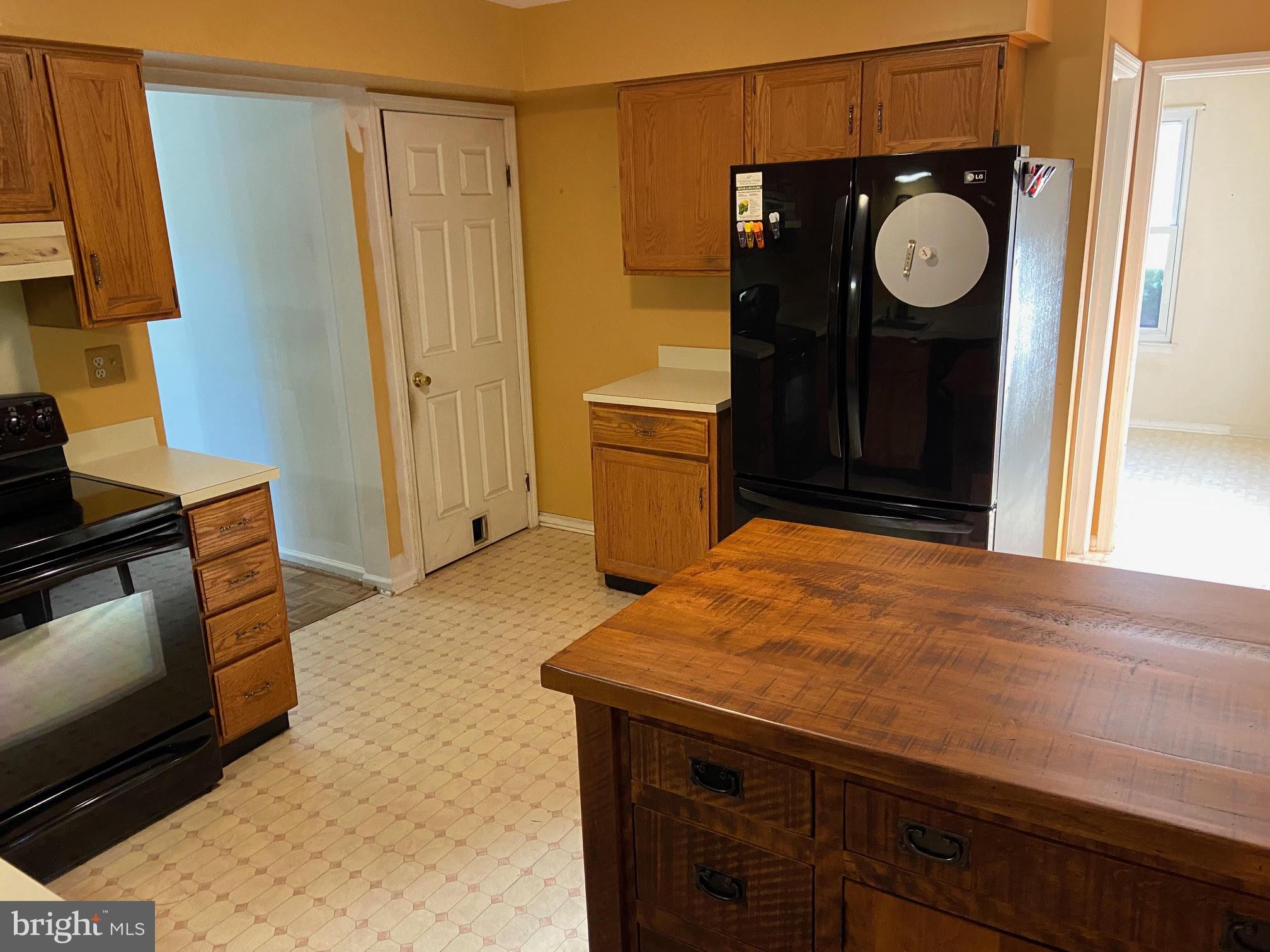 VICTORIA CROSSING - Residential