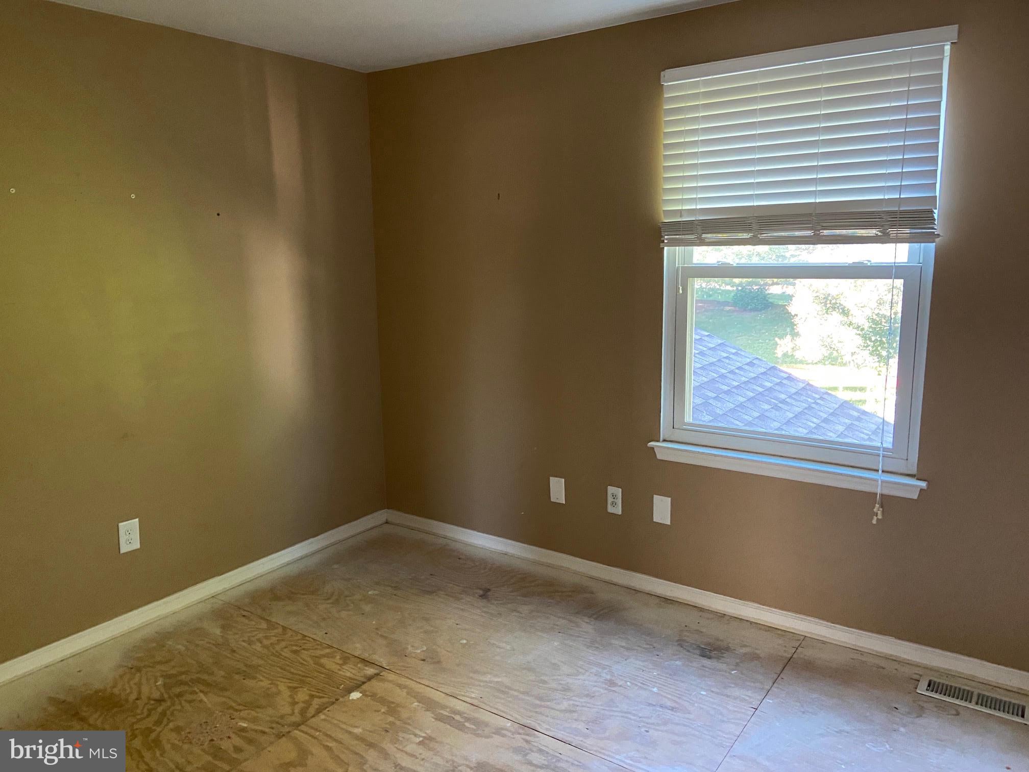 VICTORIA CROSSING - Residential