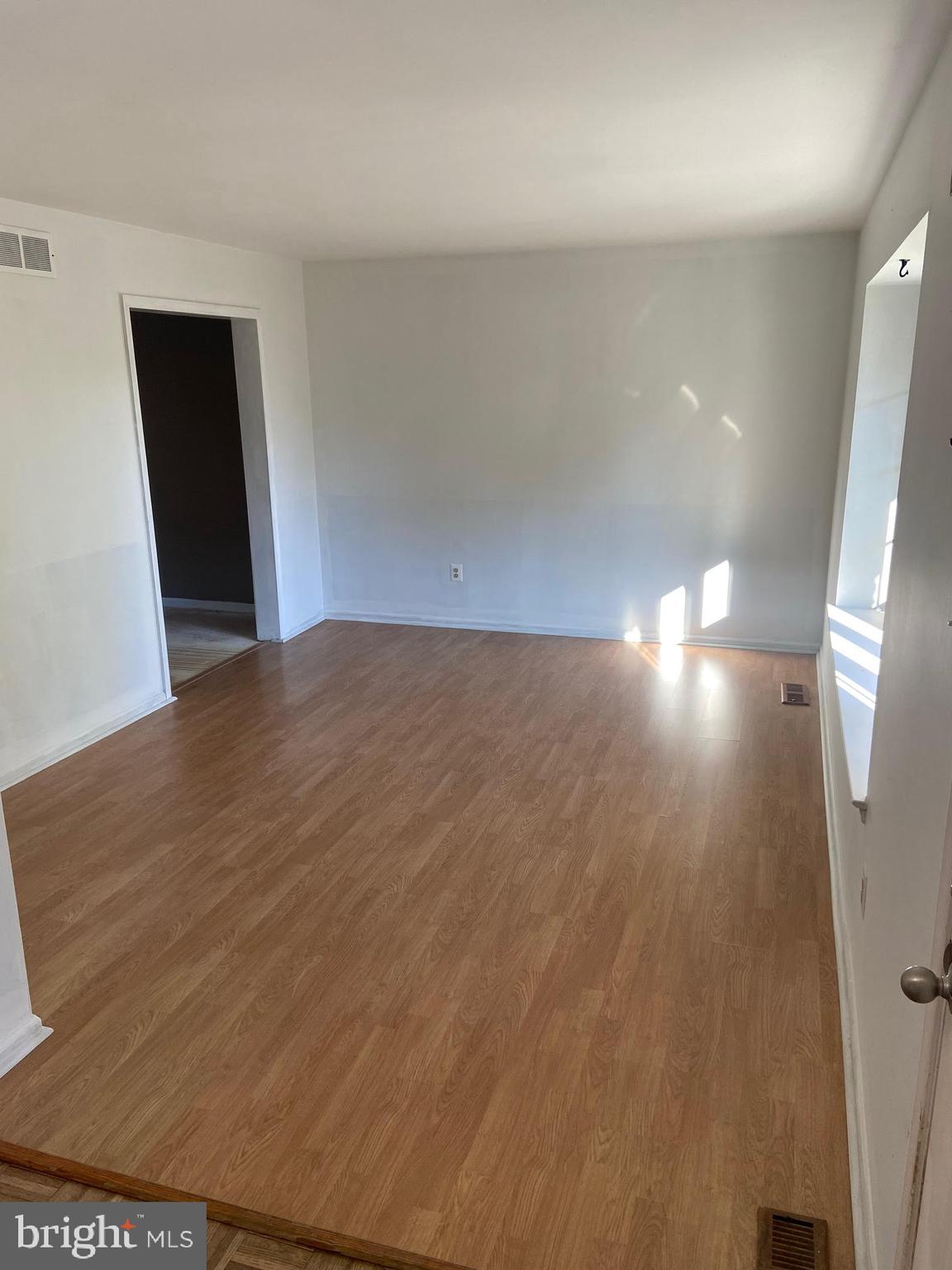 VICTORIA CROSSING - Residential