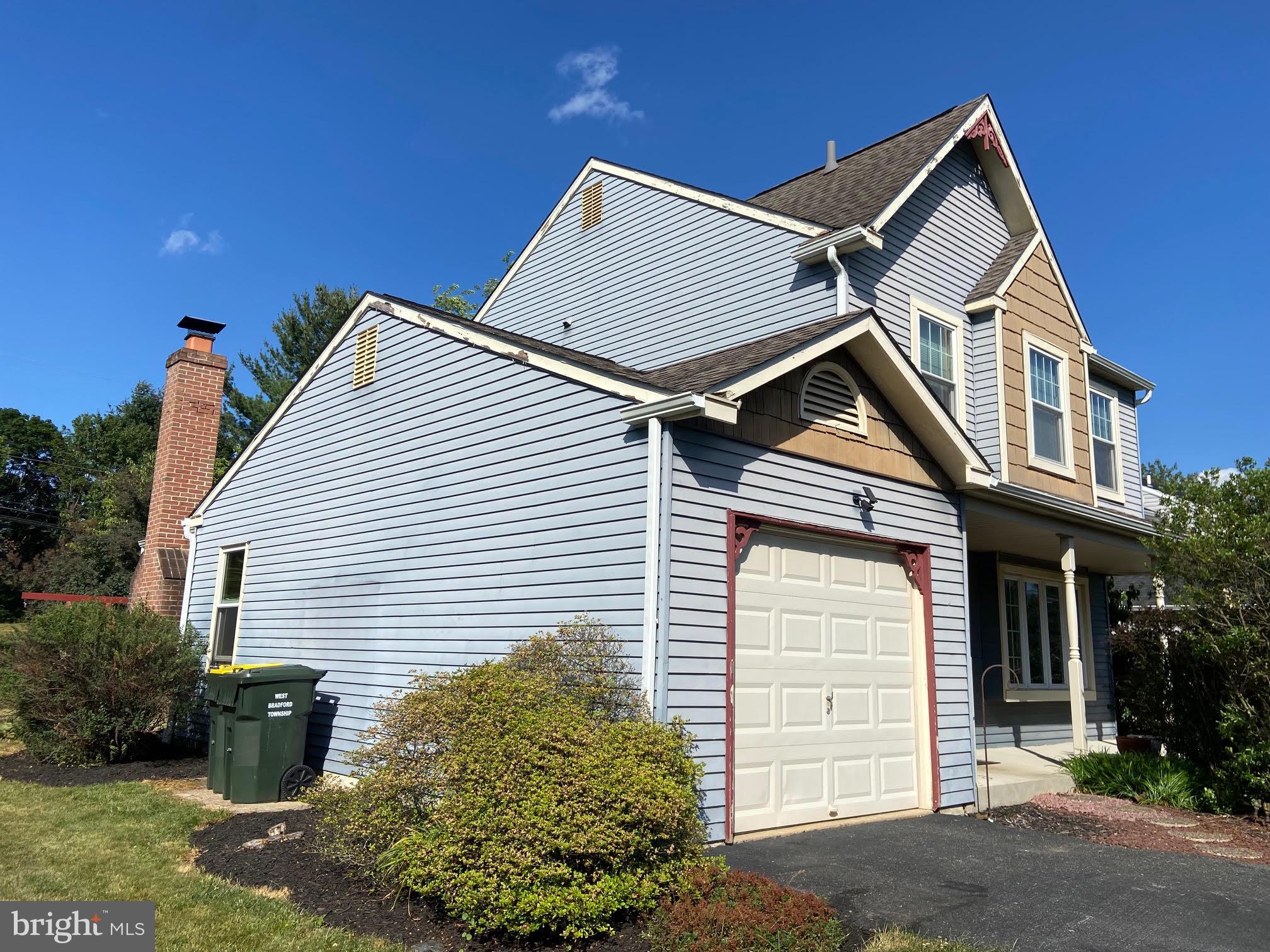 VICTORIA CROSSING - Residential