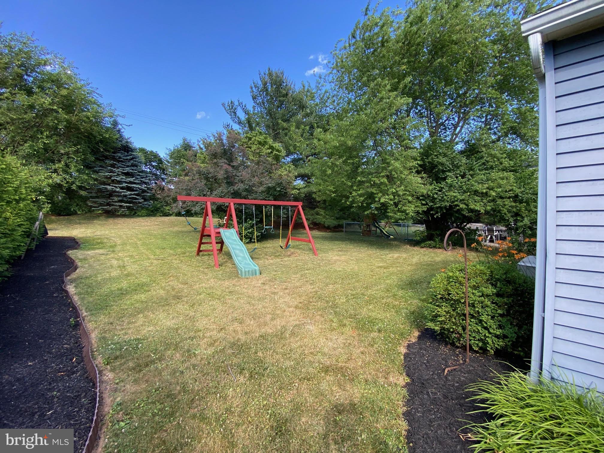 VICTORIA CROSSING - Residential