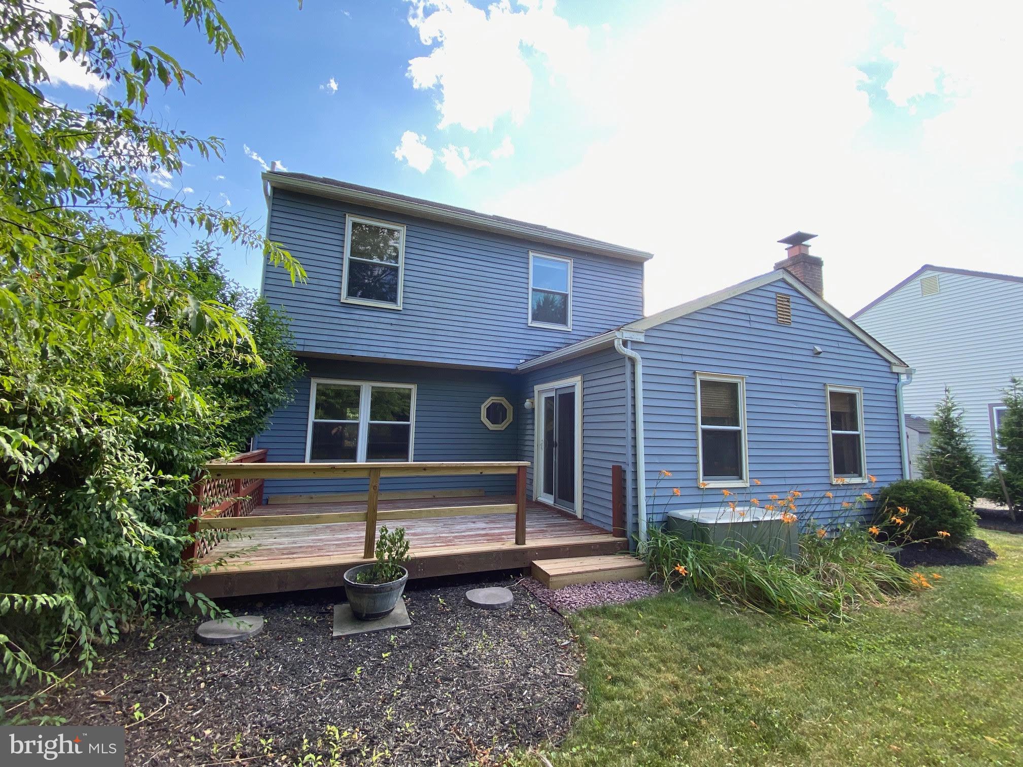 VICTORIA CROSSING - Residential