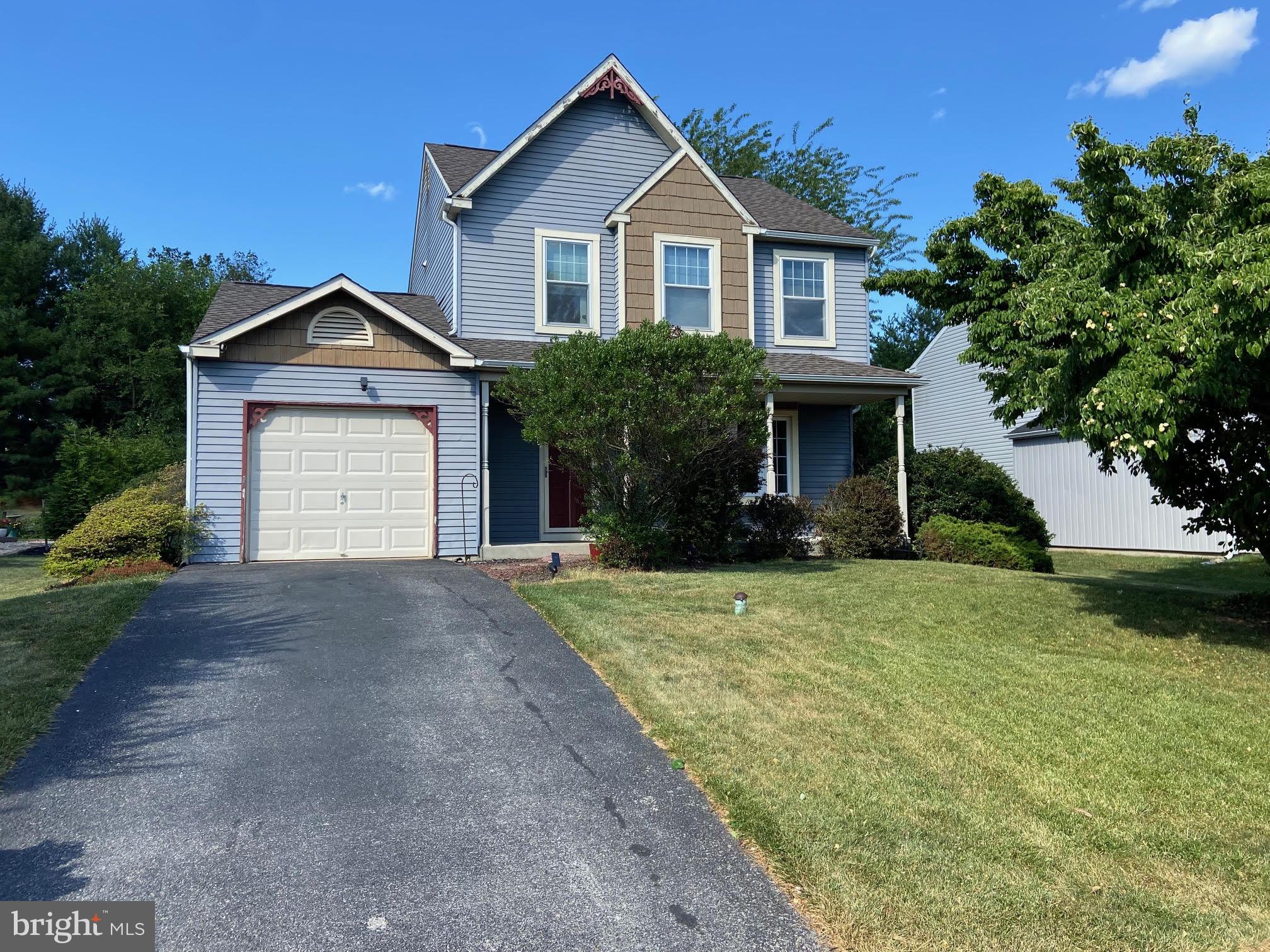 VICTORIA CROSSING - Residential