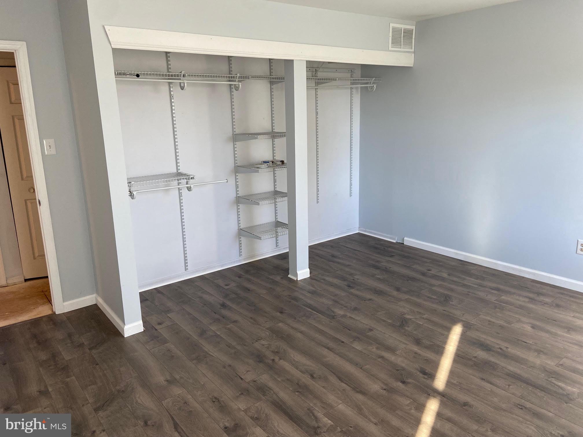 VICTORIA CROSSING - Residential