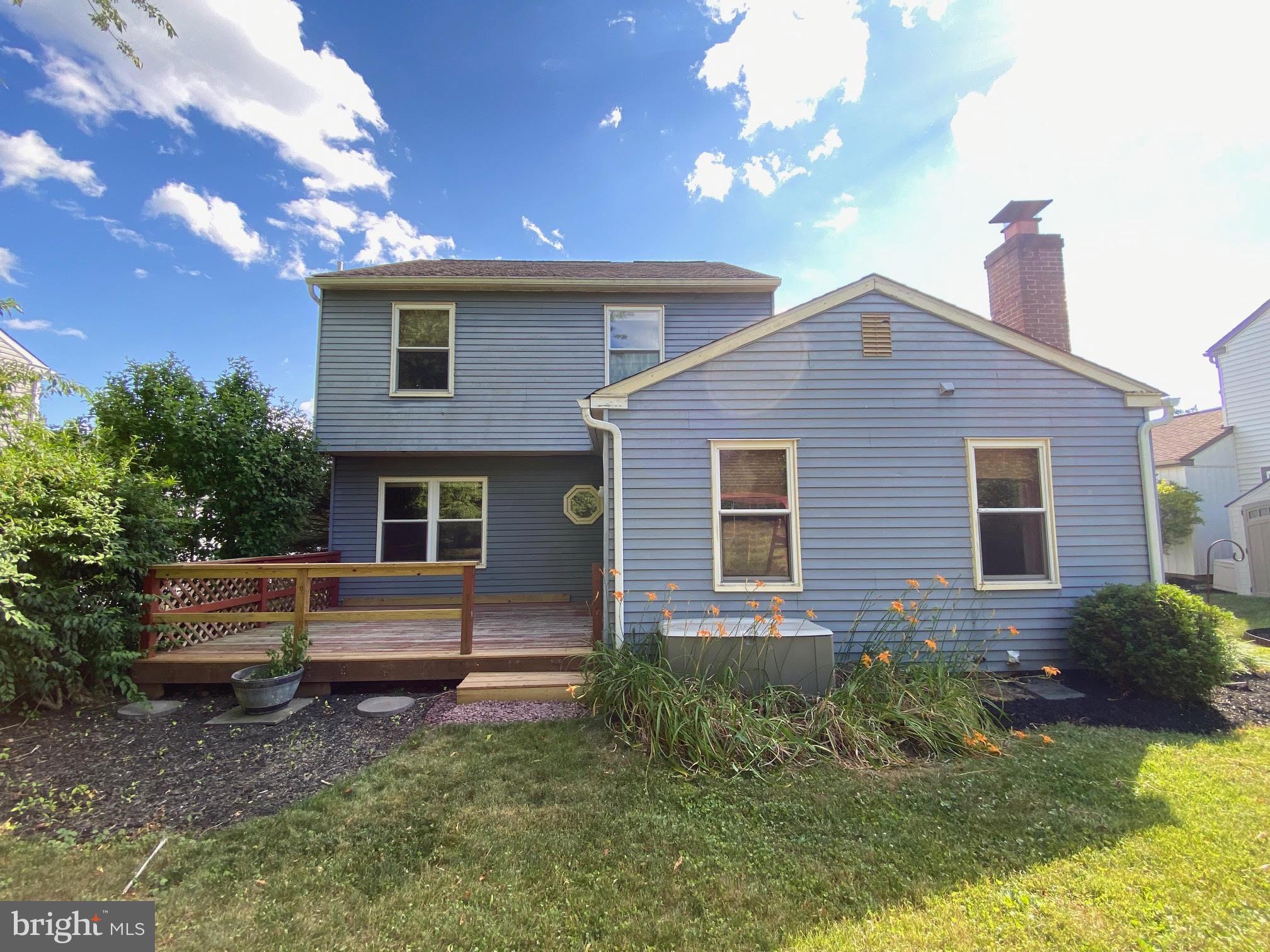 VICTORIA CROSSING - Residential