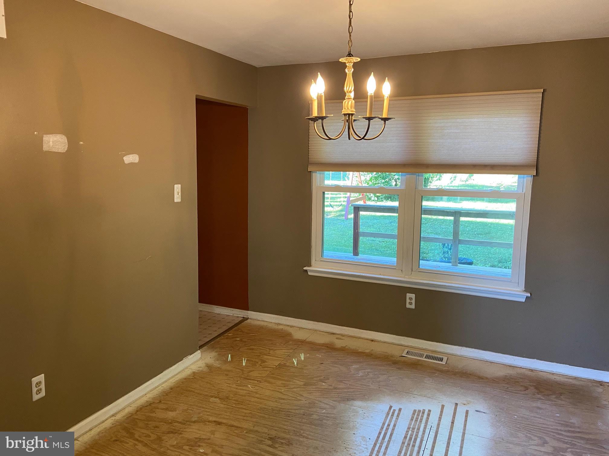 VICTORIA CROSSING - Residential