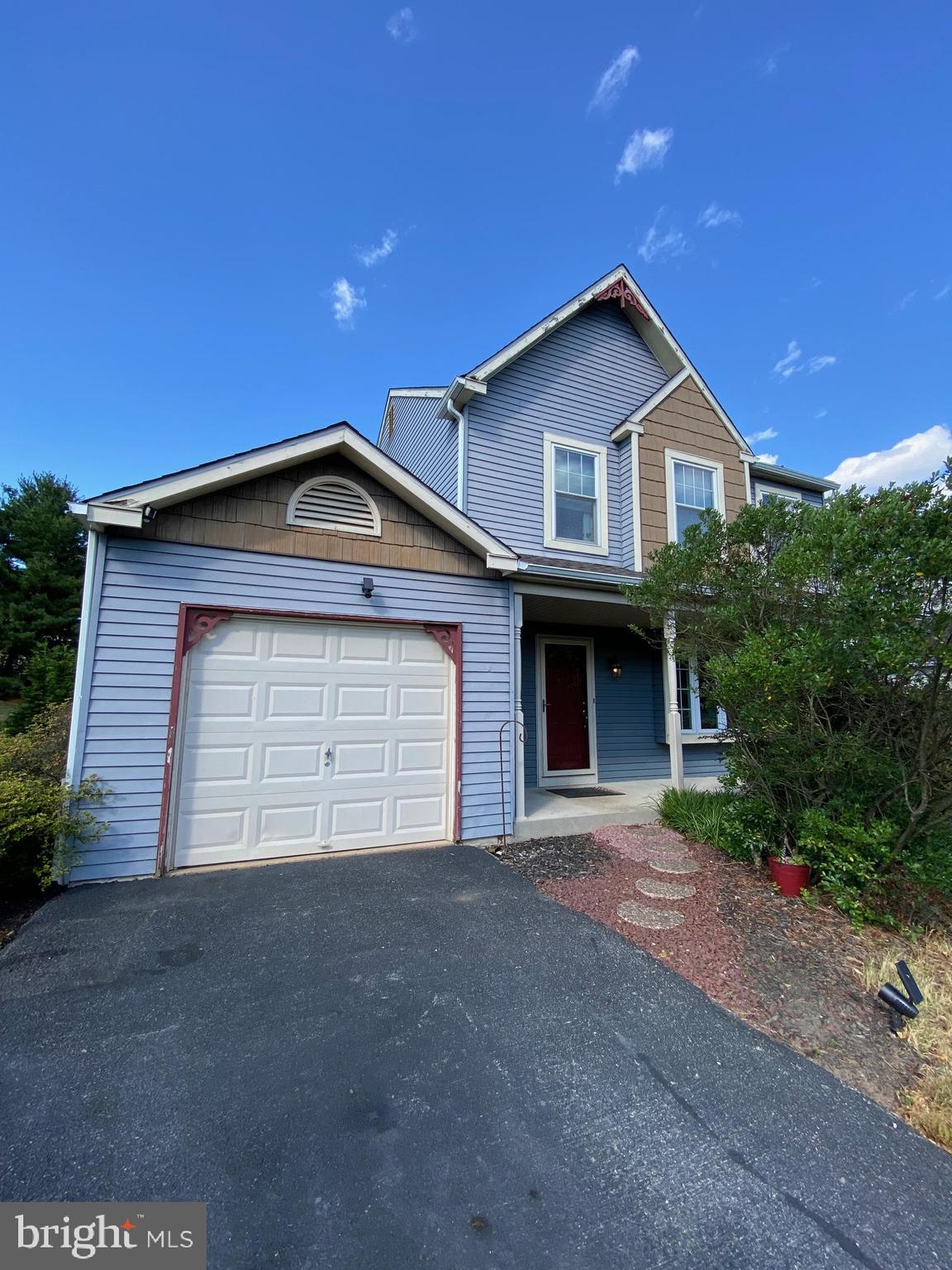 VICTORIA CROSSING - Residential