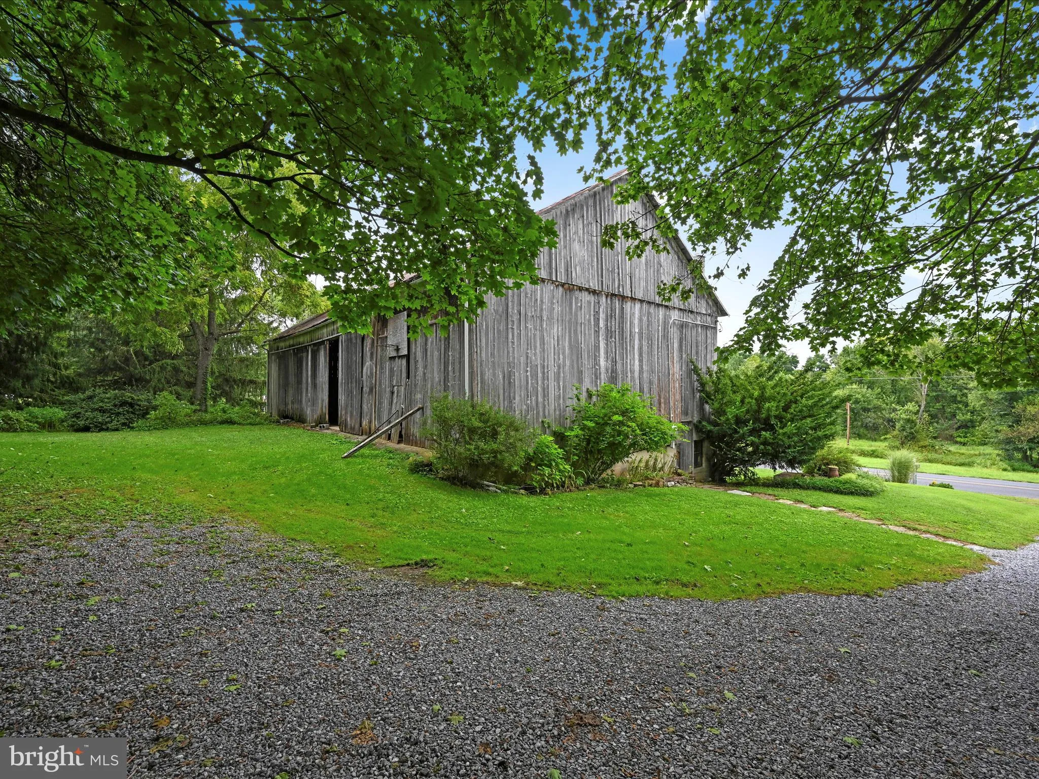 Lititz, Pennsylvania 17543, United States, 5 Bedrooms Bedrooms, ,2 BathroomsBathrooms,Residential,Pending,192214
