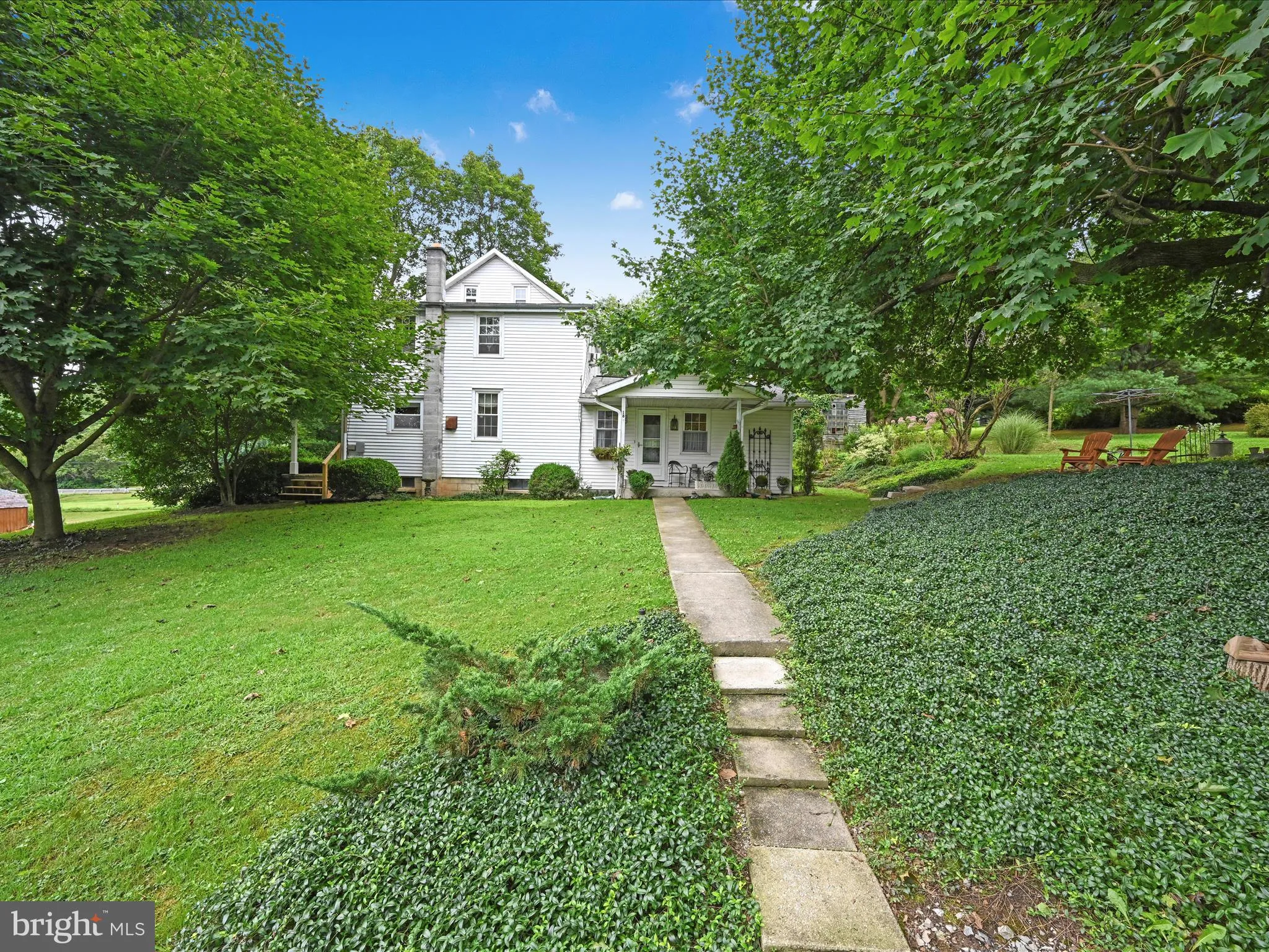 Lititz, Pennsylvania 17543, United States, 5 Bedrooms Bedrooms, ,2 BathroomsBathrooms,Residential,Pending,192214