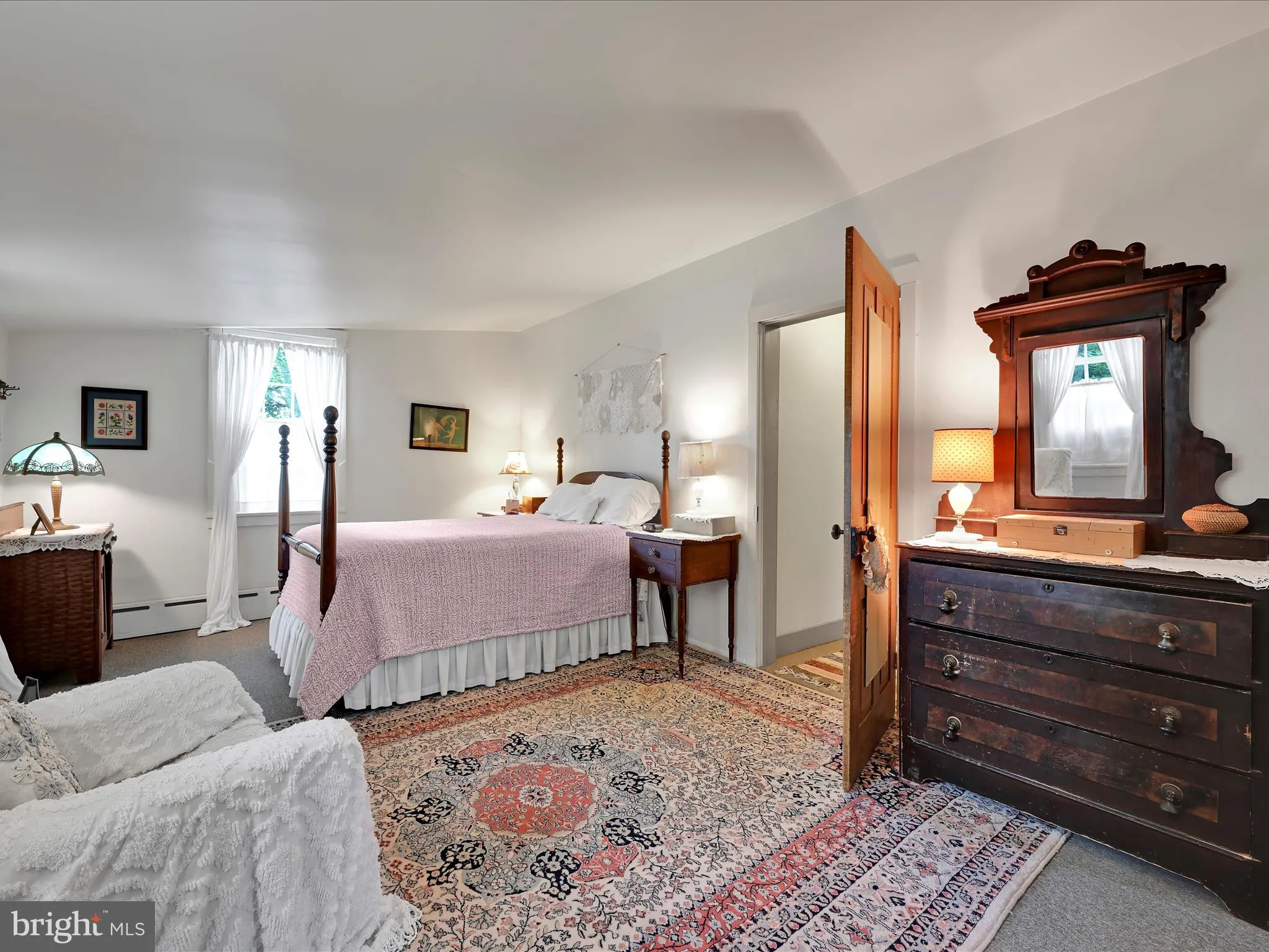 Lititz, Pennsylvania 17543, United States, 5 Bedrooms Bedrooms, ,2 BathroomsBathrooms,Residential,Pending,192214