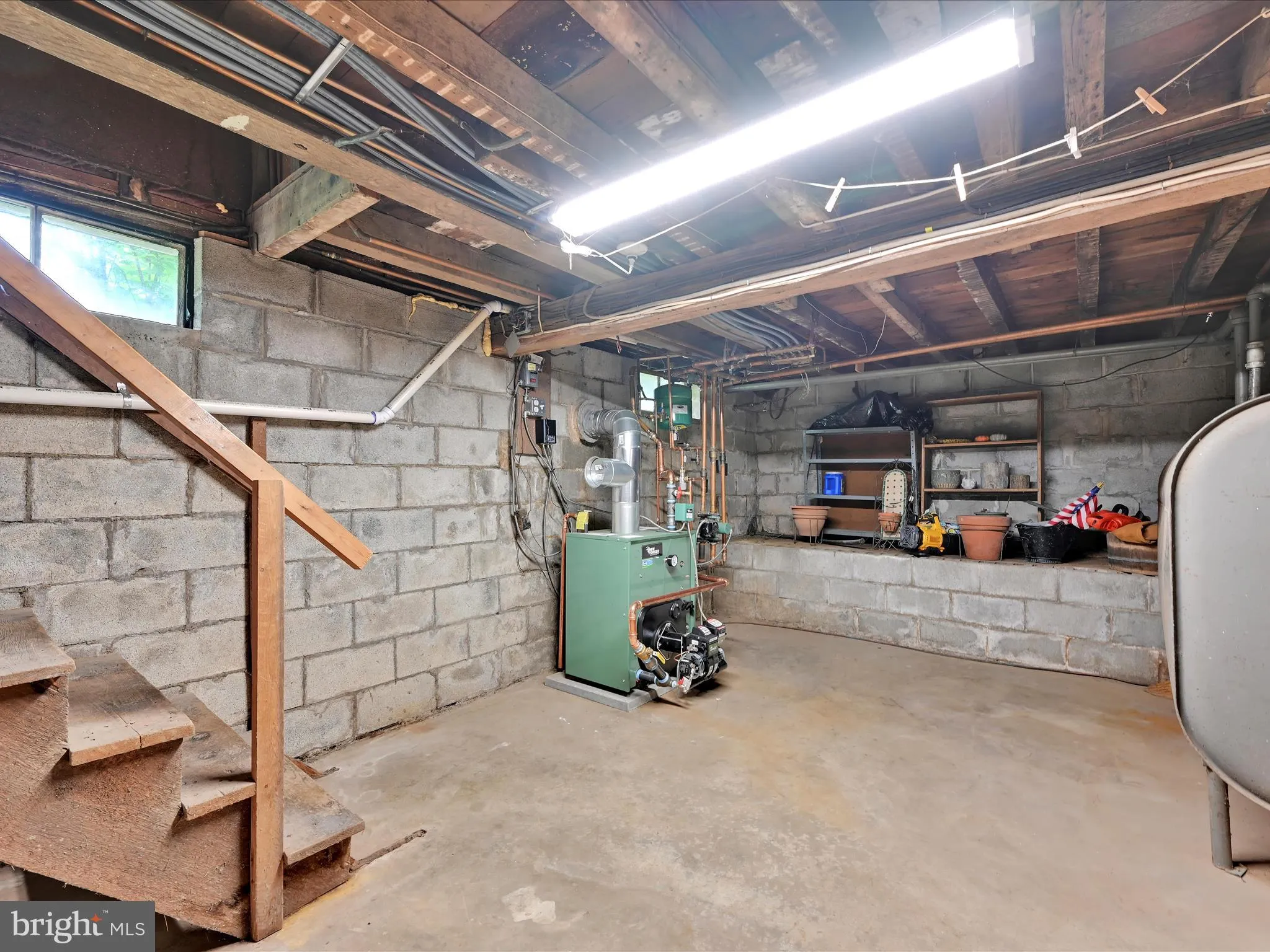 Lititz, Pennsylvania 17543, United States, 5 Bedrooms Bedrooms, ,2 BathroomsBathrooms,Residential,Pending,192214