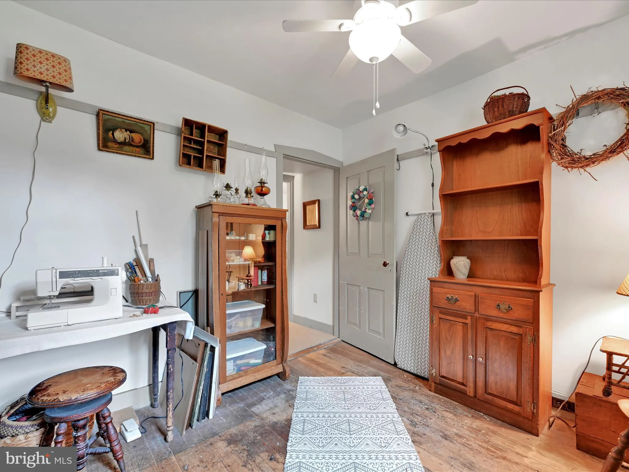 Lititz, Pennsylvania 17543, United States, 5 Bedrooms Bedrooms, ,2 BathroomsBathrooms,Residential,Pending,192214